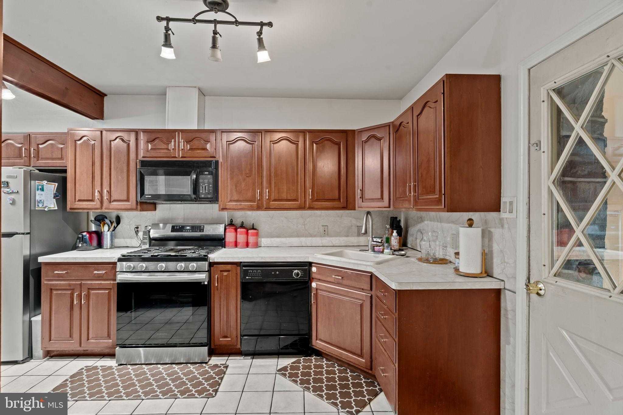 341 Congress Ave photo 15