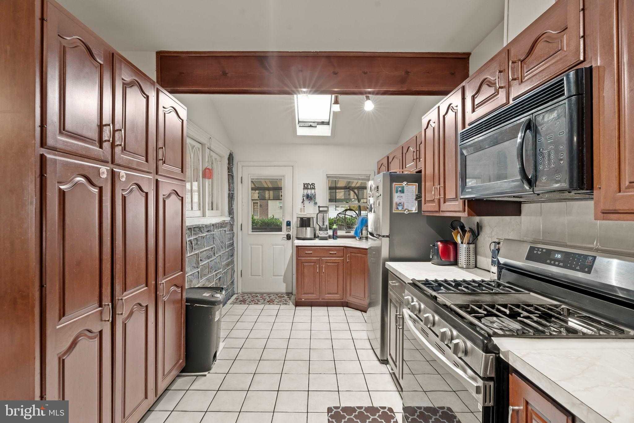 341 Congress Ave photo 16