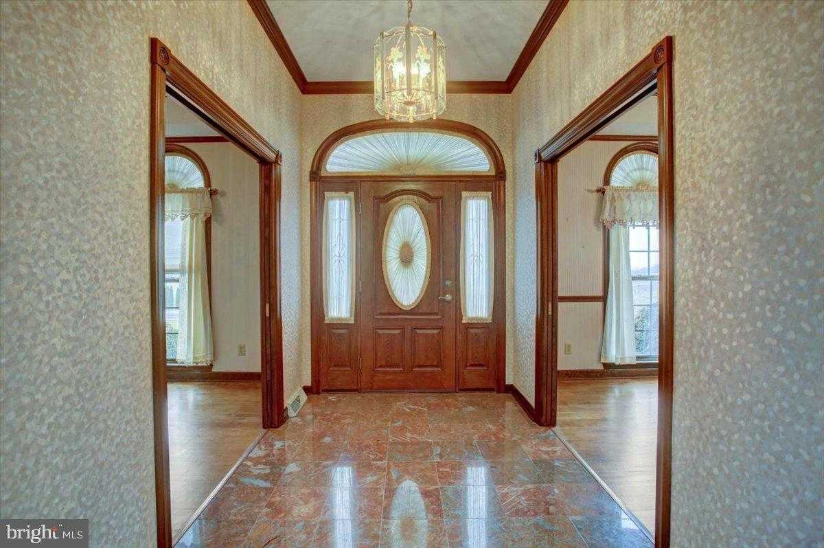 1015 Buchanan Trl E photo 14