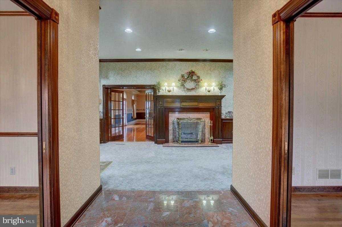 1015 Buchanan Trl E photo 15