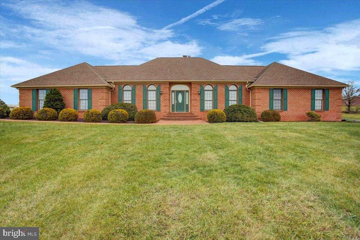 1015 Buchanan Trl E photo 2