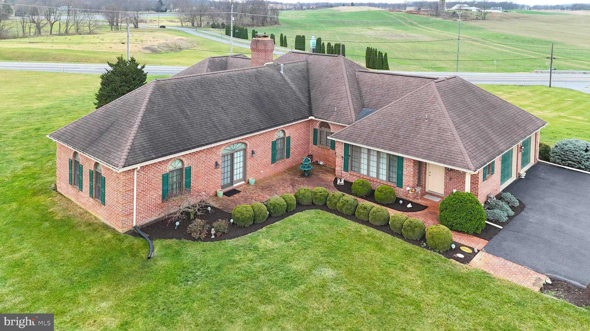 1015 Buchanan Trl E photo 9