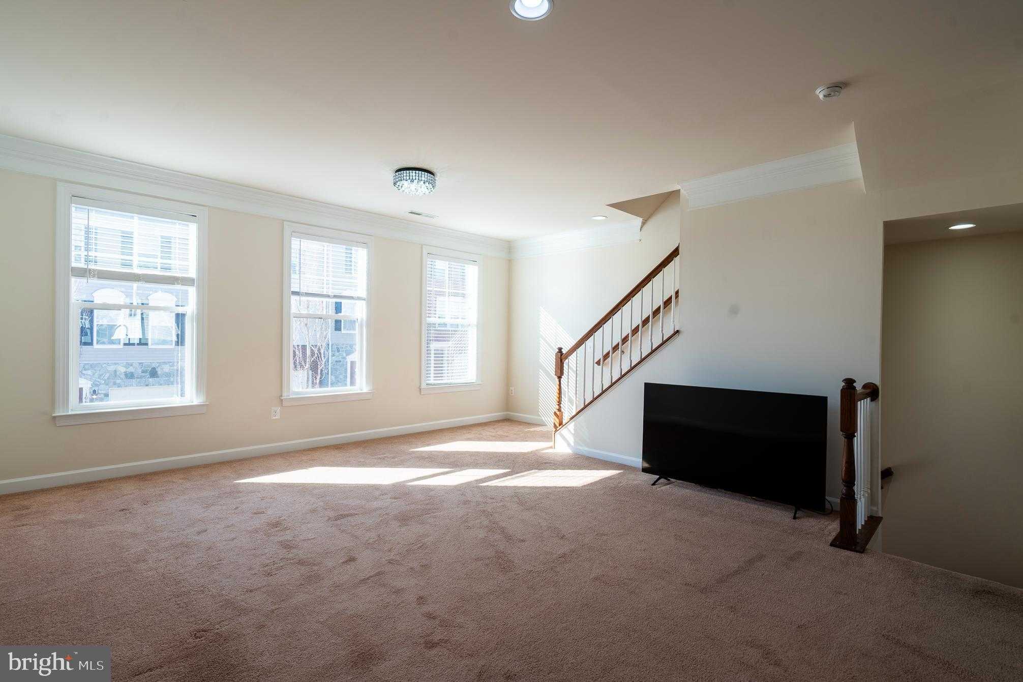 107 Hollister Ln photo 17