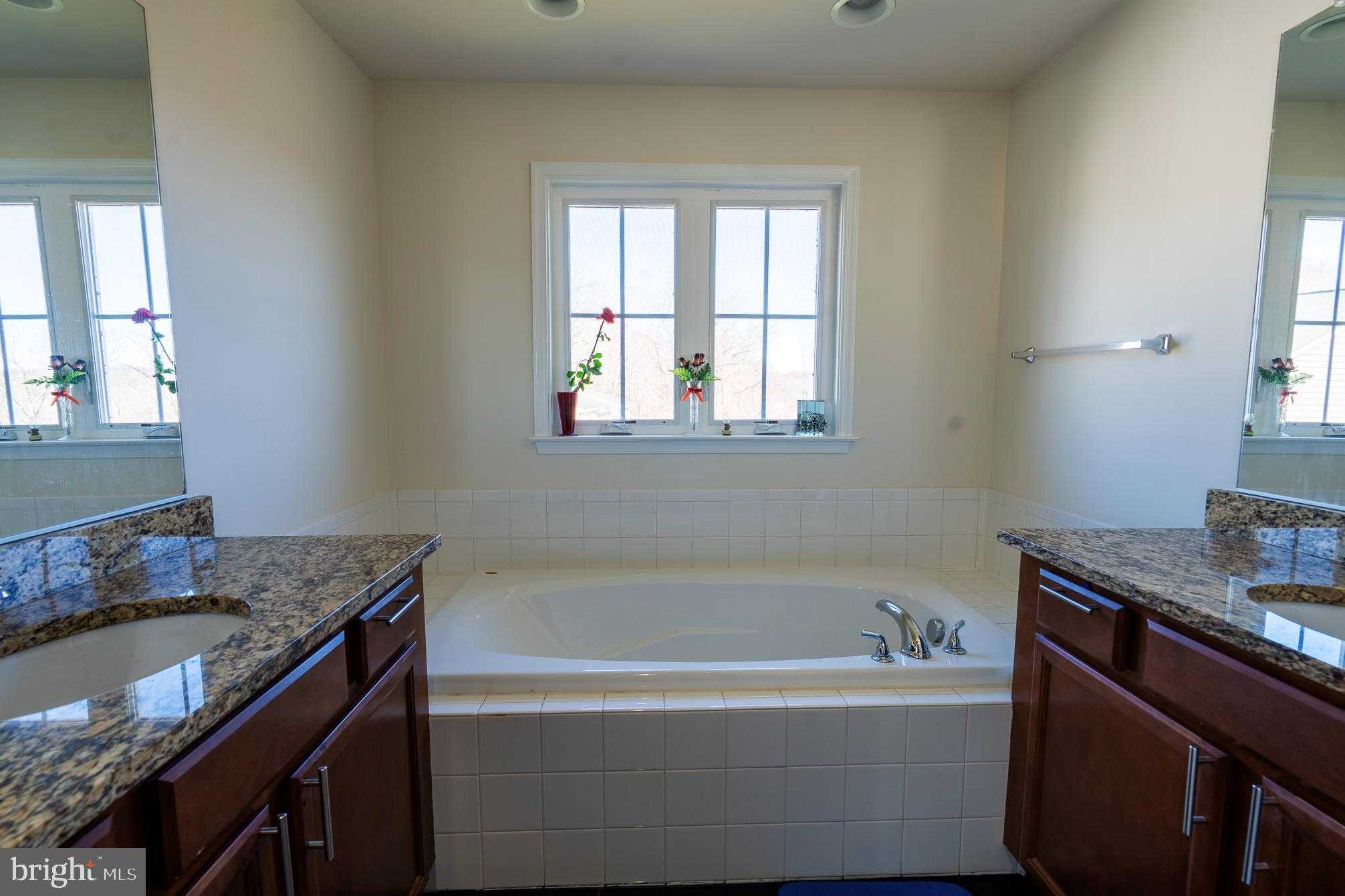 107 Hollister Ln photo 27