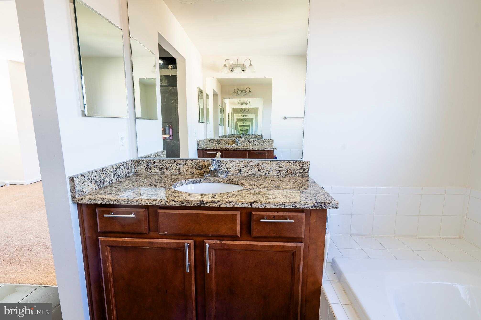 107 Hollister Ln photo 30