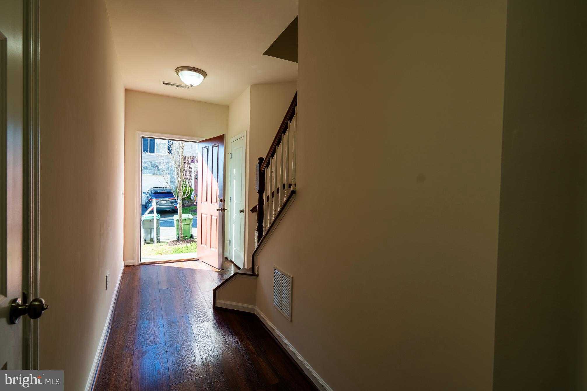 107 Hollister Ln photo 7