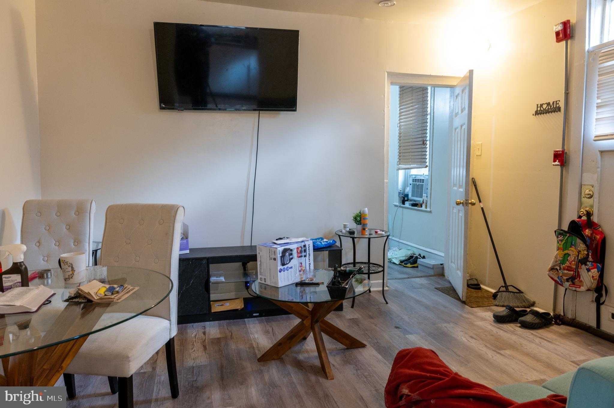 835 E Chelten Ave photo 4