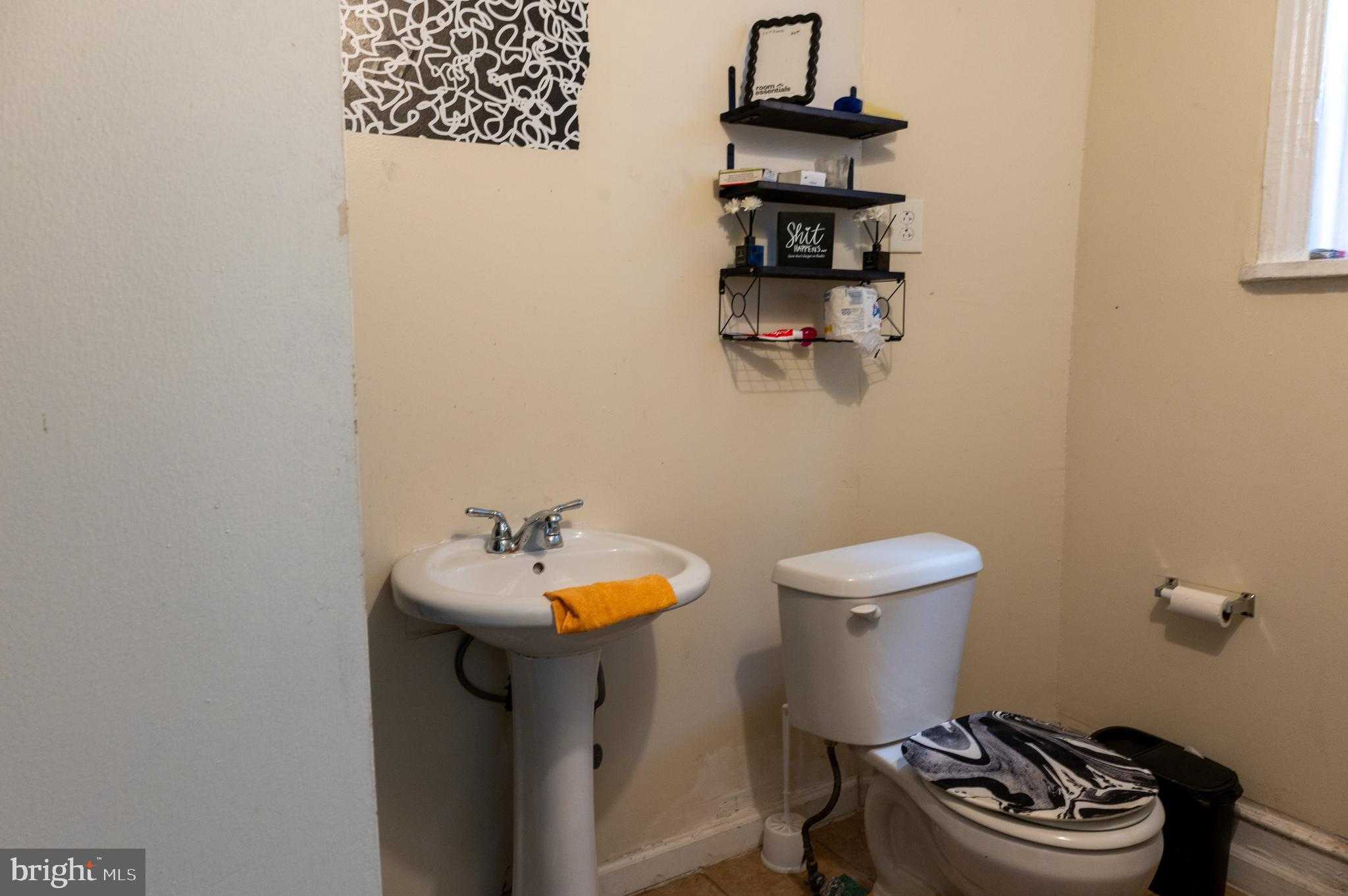 835 E Chelten Ave photo 9