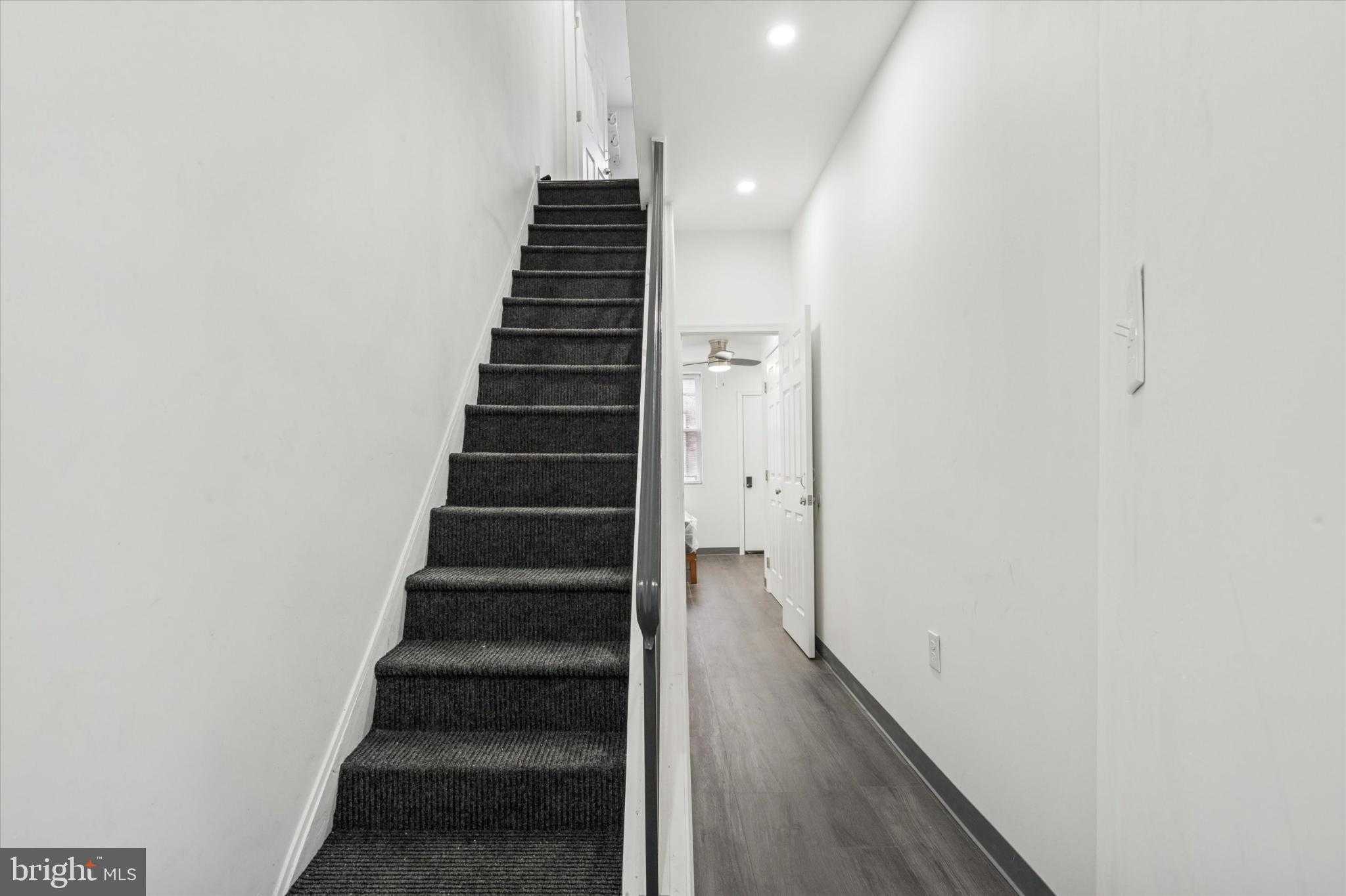 224 E Elkhart St photo 2