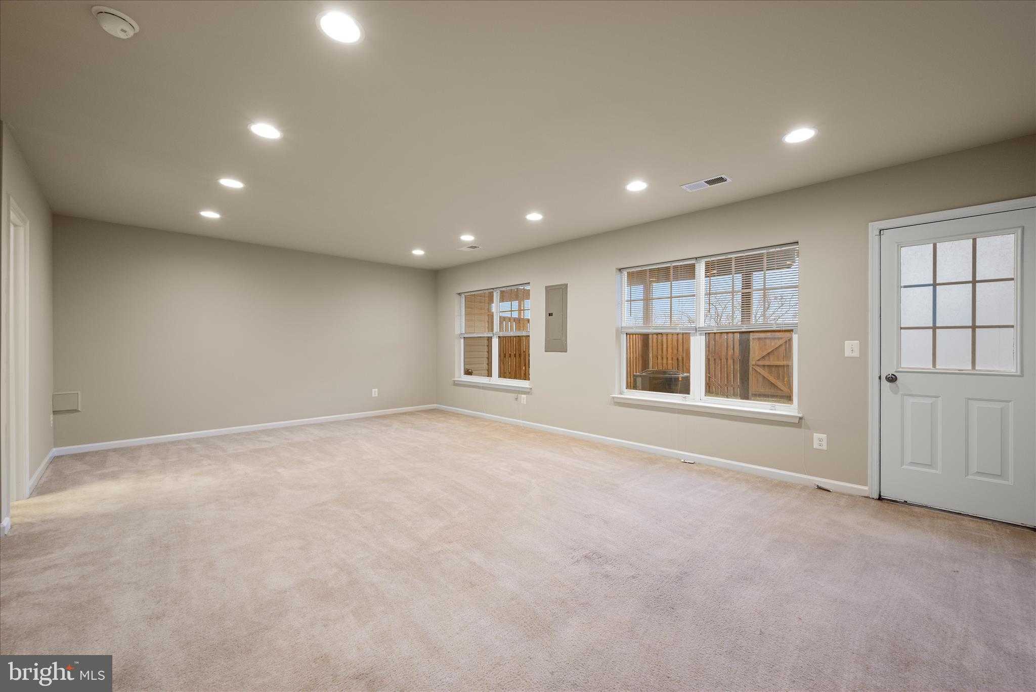 105 Domino CT photo 15