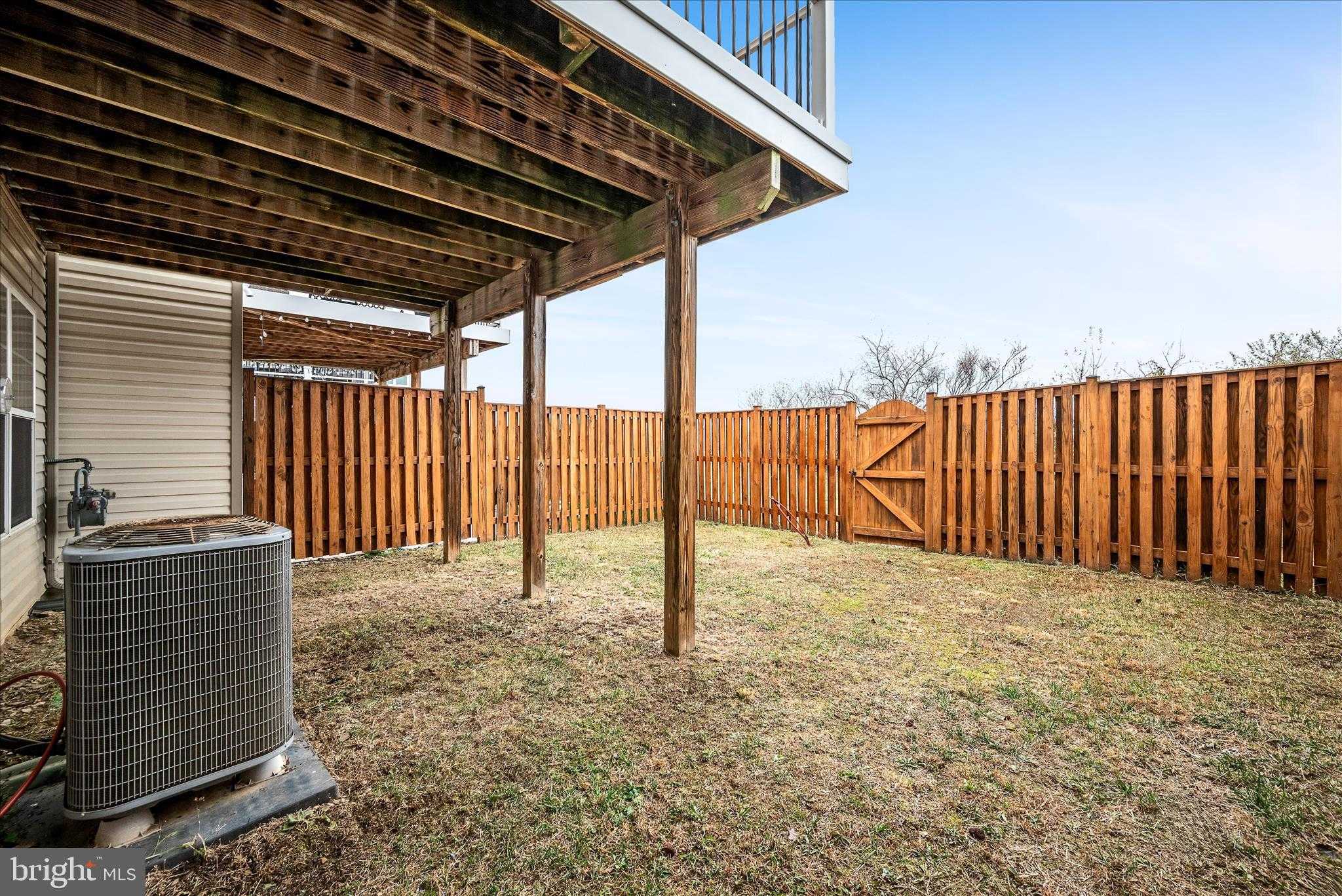 105 Domino CT photo 19