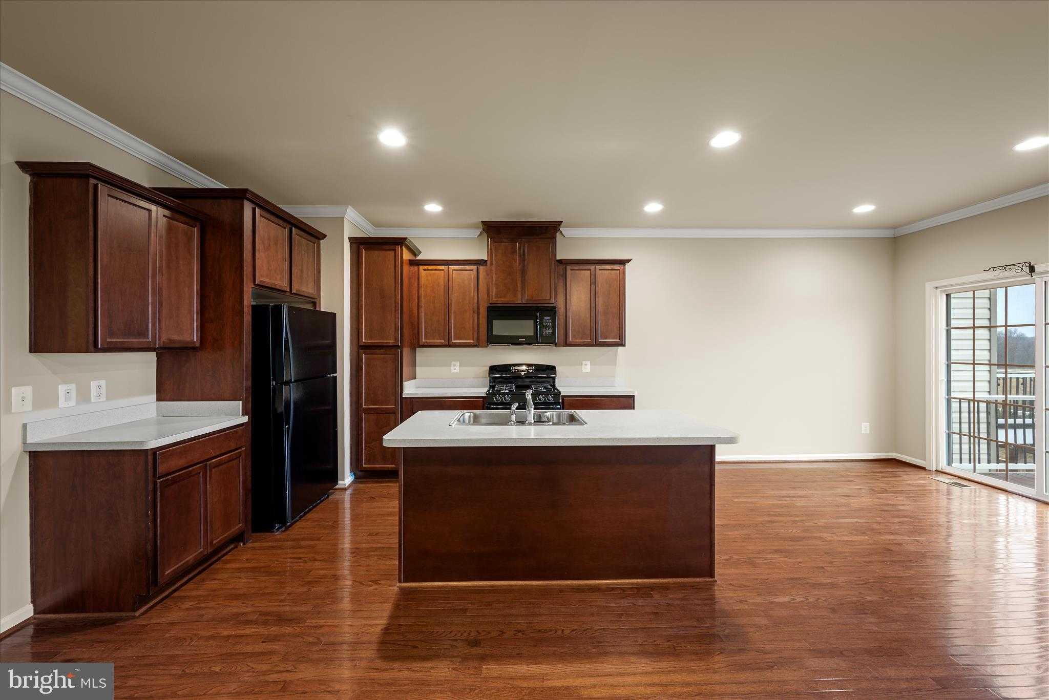 105 Domino CT photo 5