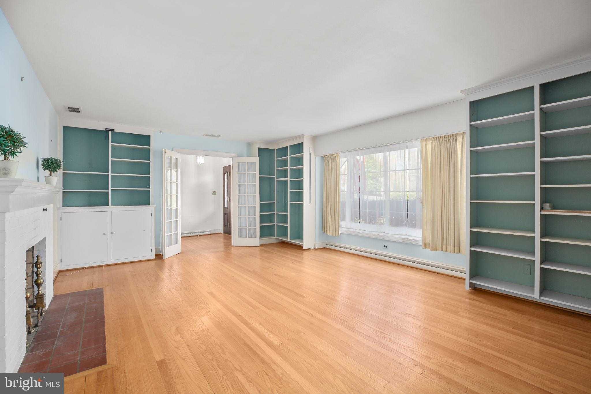 4004 Longwood Dr photo 14