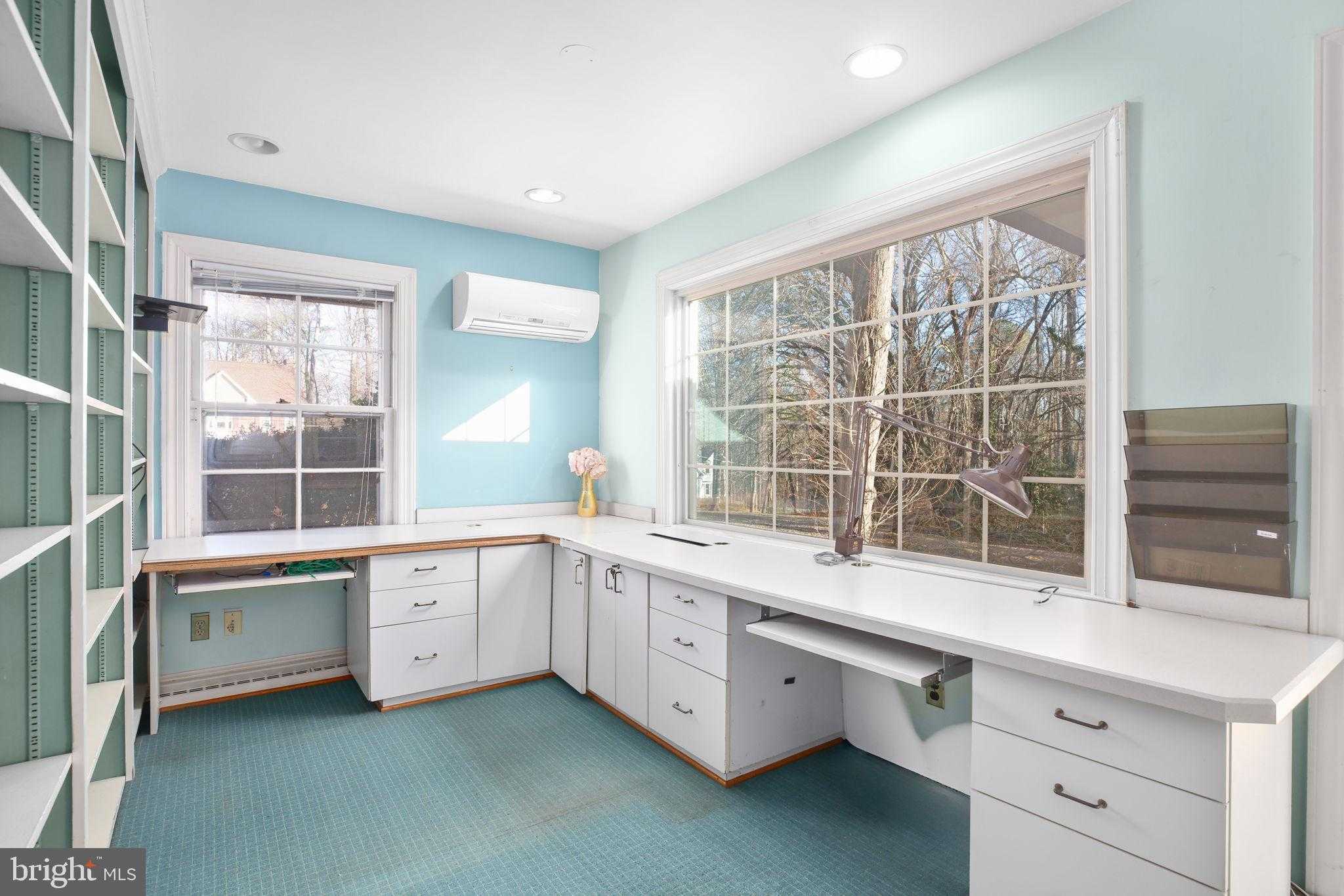 4004 Longwood Dr photo 16