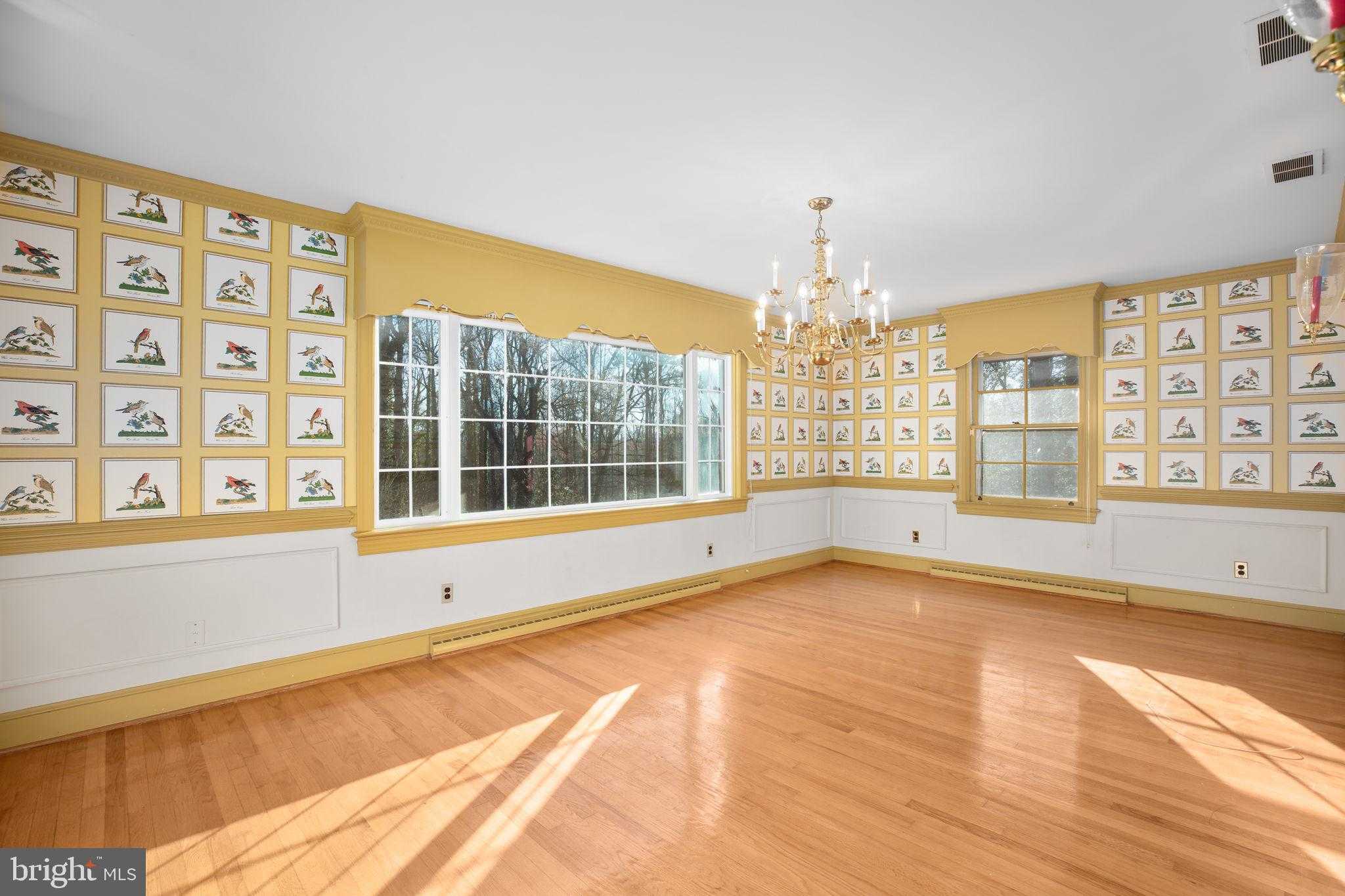 4004 Longwood Dr photo 18