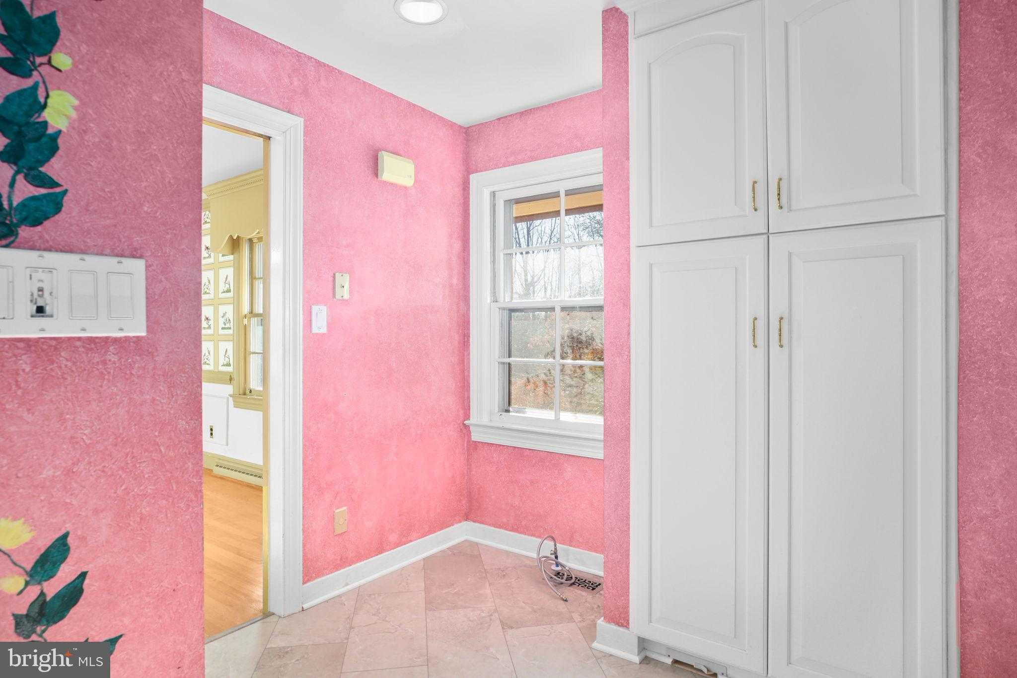 4004 Longwood Dr photo 23