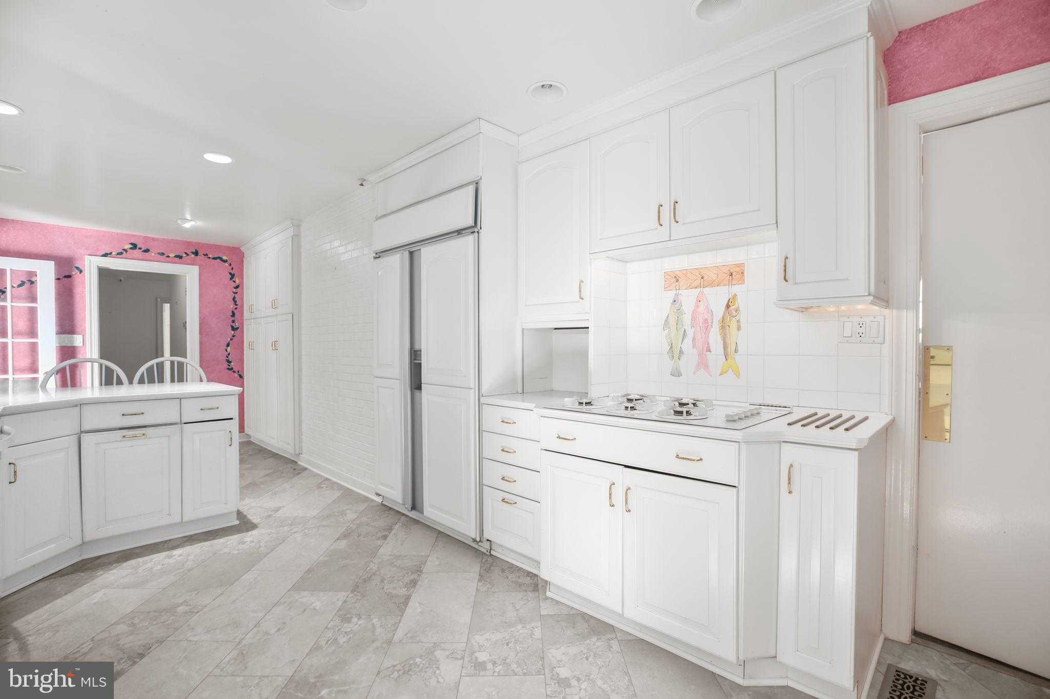 4004 Longwood Dr photo 24