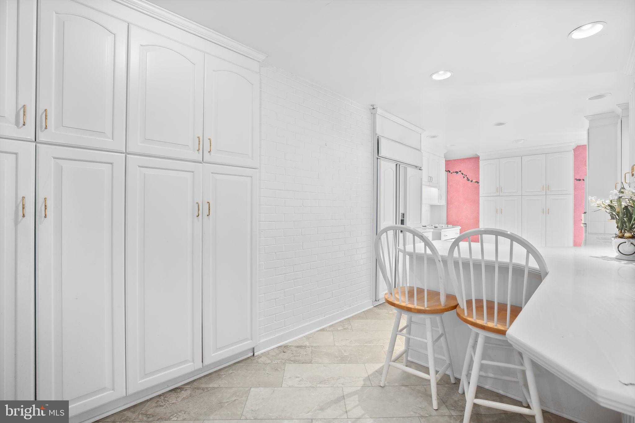 4004 Longwood Dr photo 26