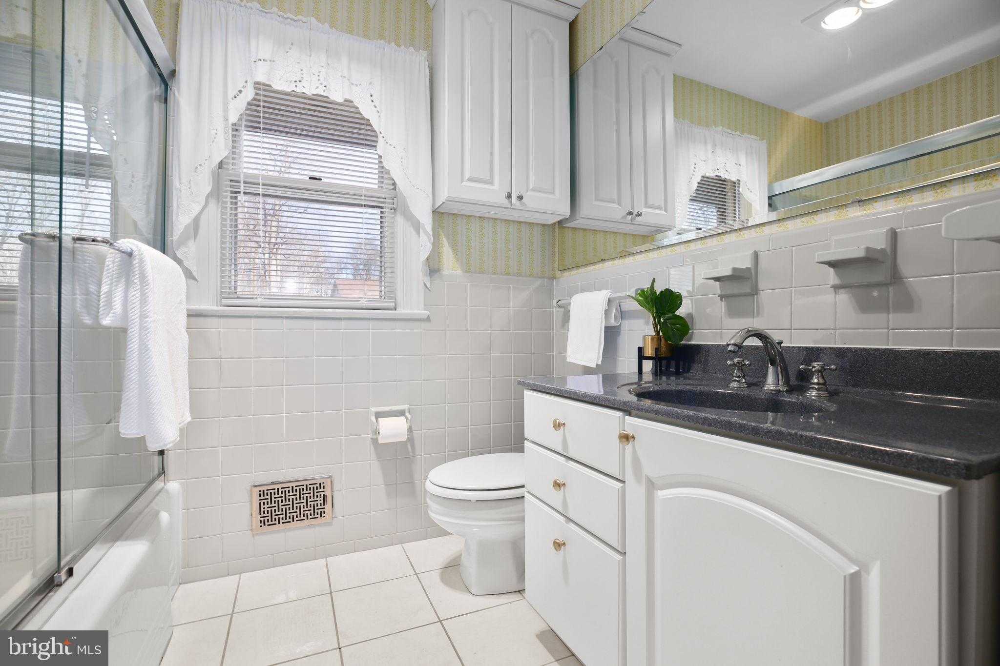 4004 Longwood Dr photo 28