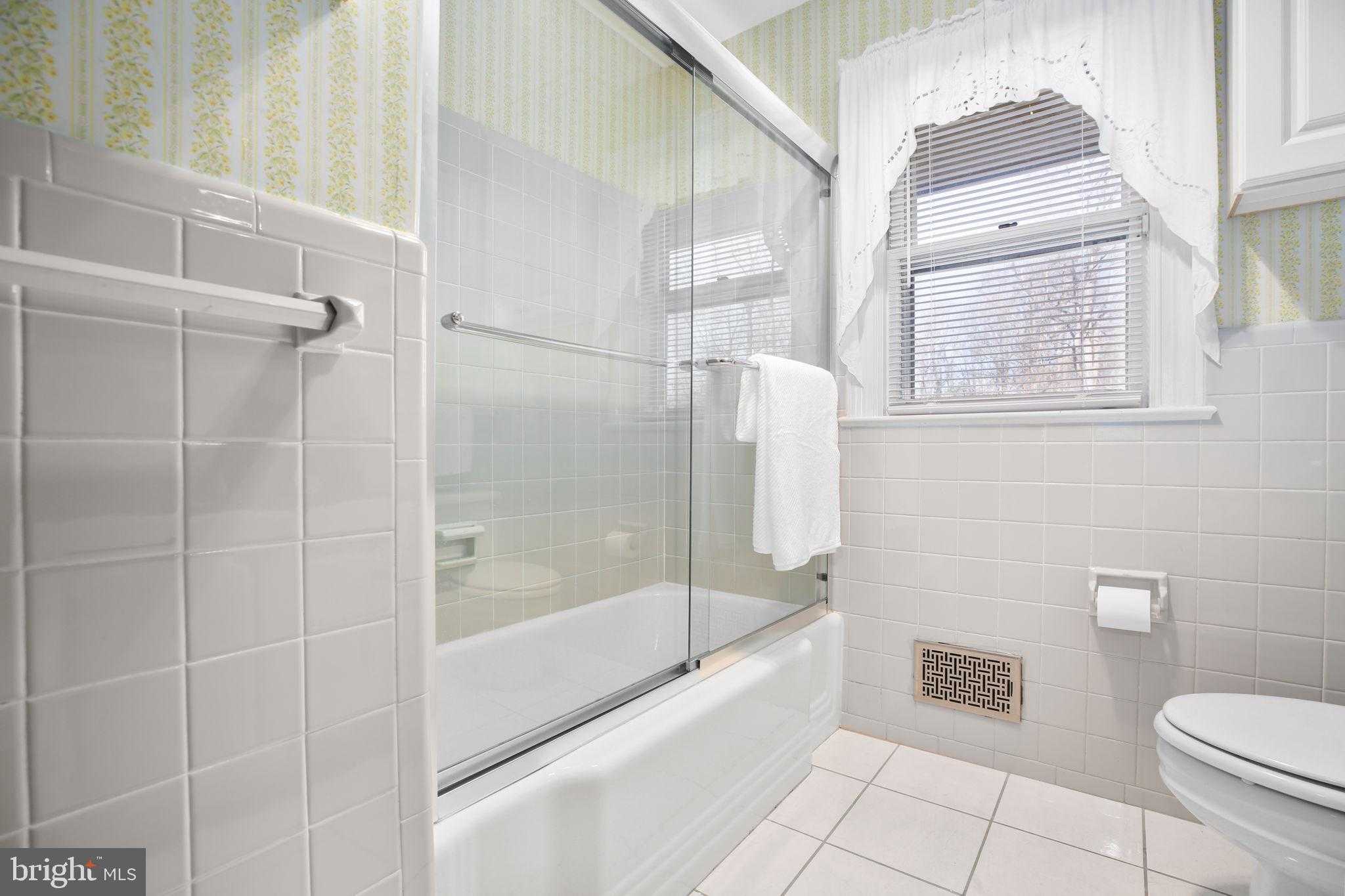 4004 Longwood Dr photo 29