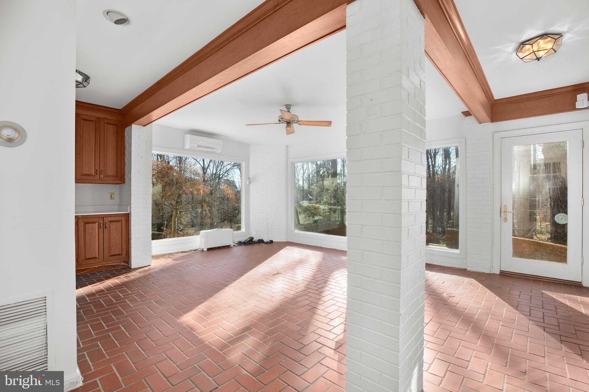 4004 Longwood Dr photo 38