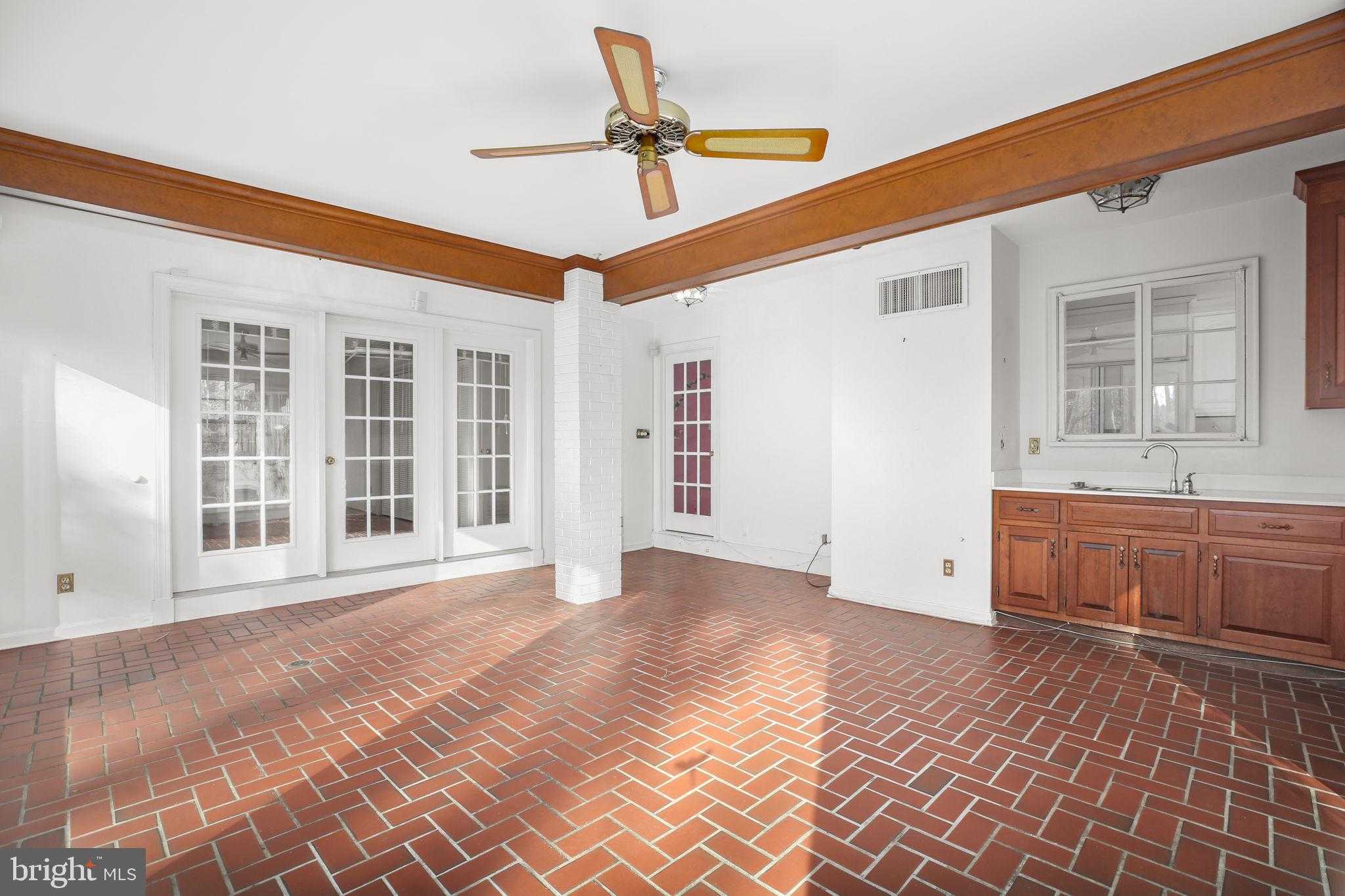 4004 Longwood Dr photo 39