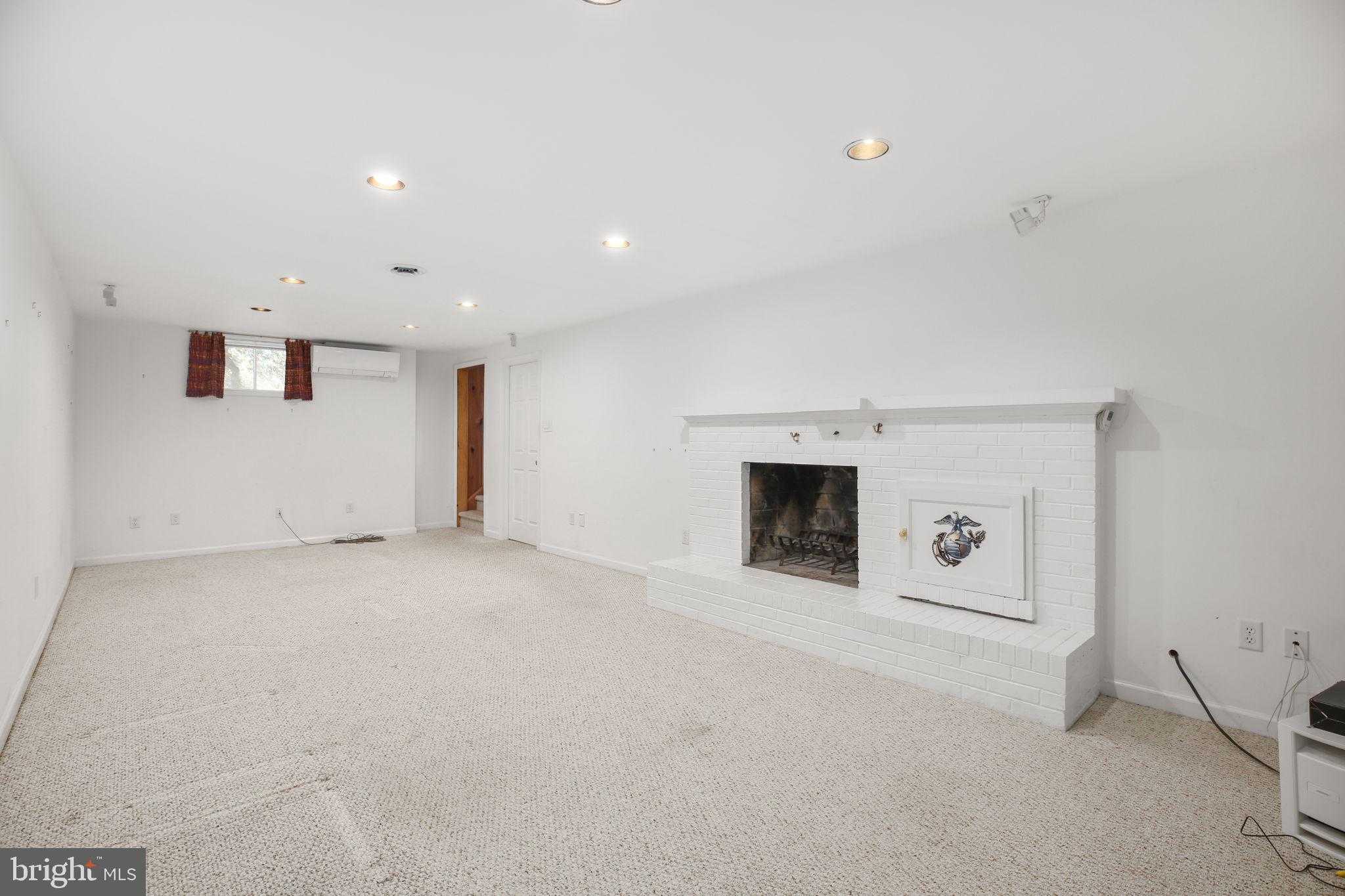 4004 Longwood Dr photo 40