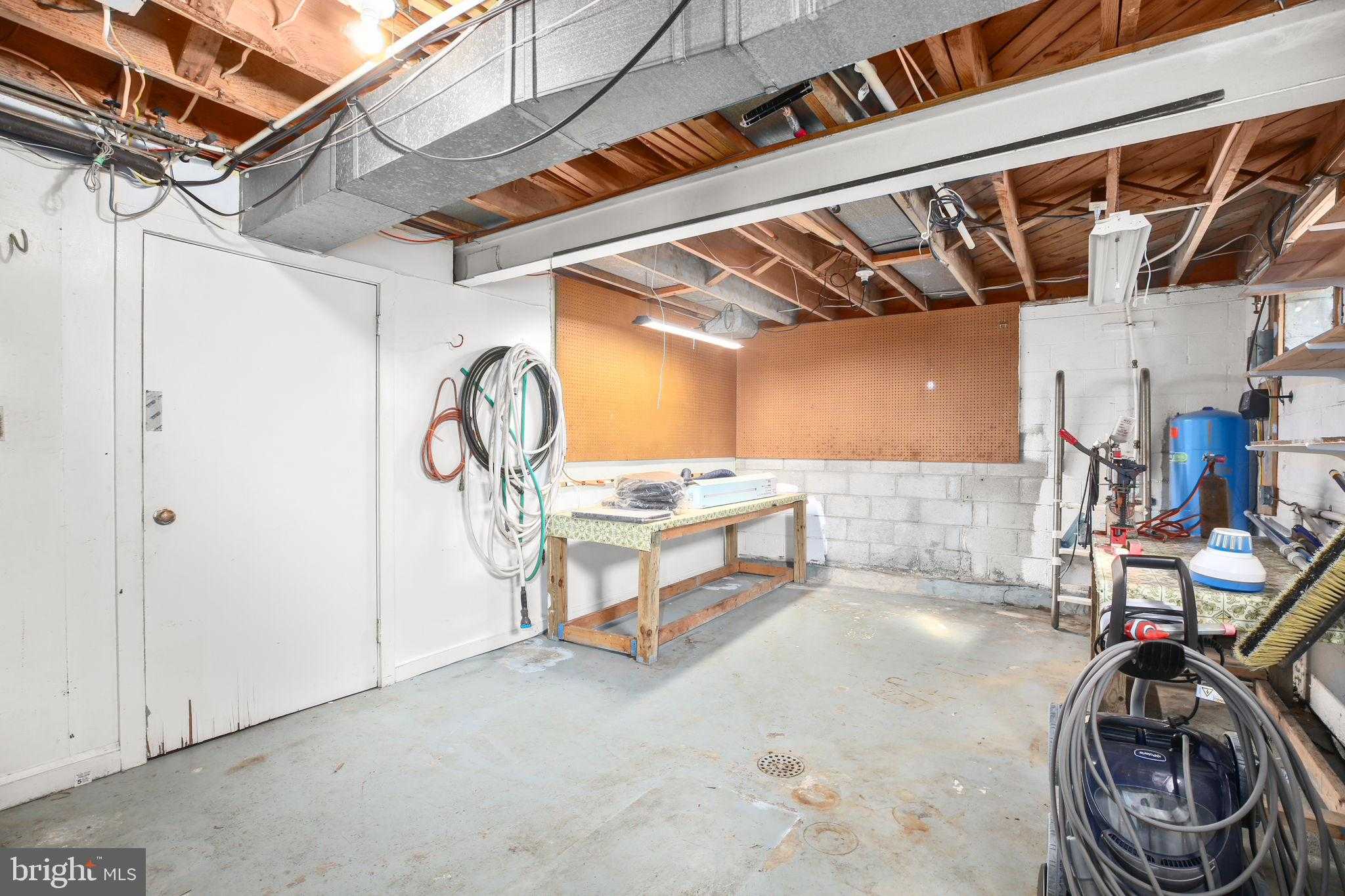 4004 Longwood Dr photo 49