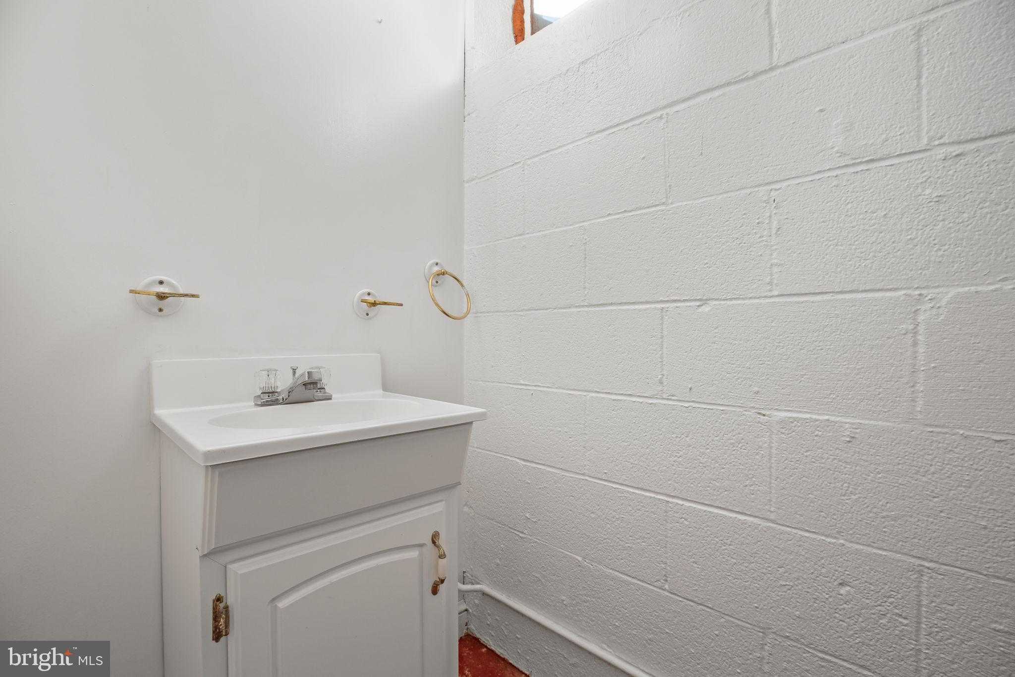 4004 Longwood Dr photo 50