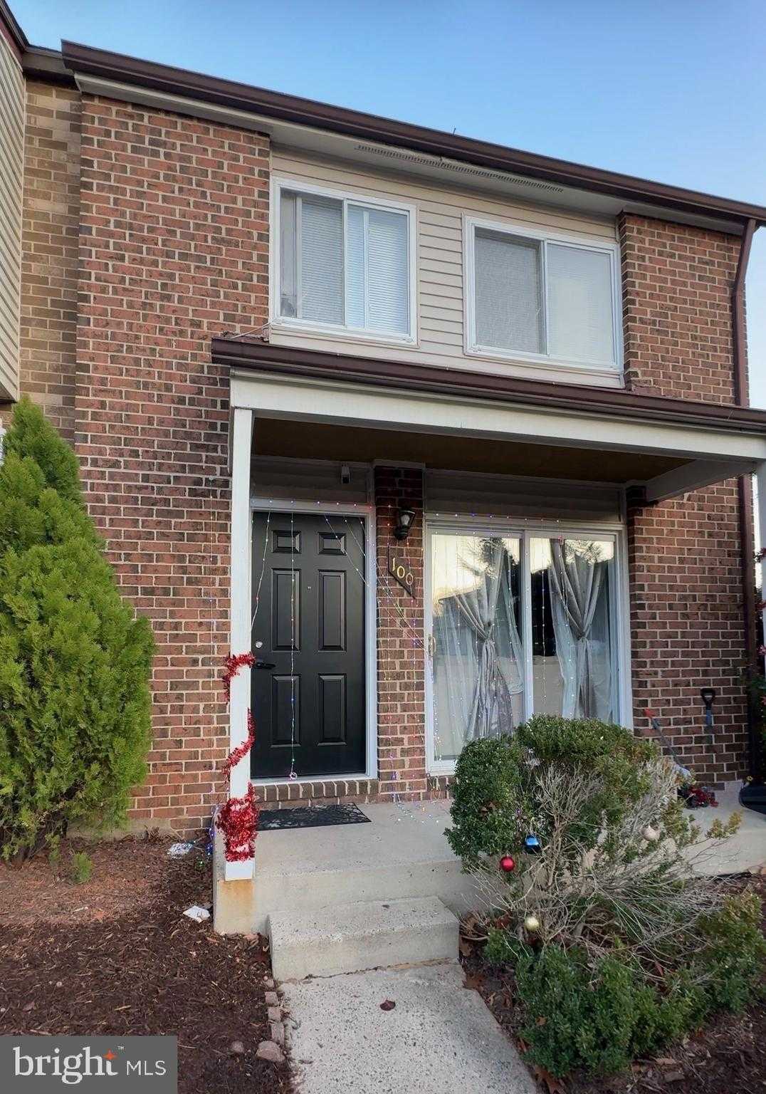 100 Marcum CT, Sterling