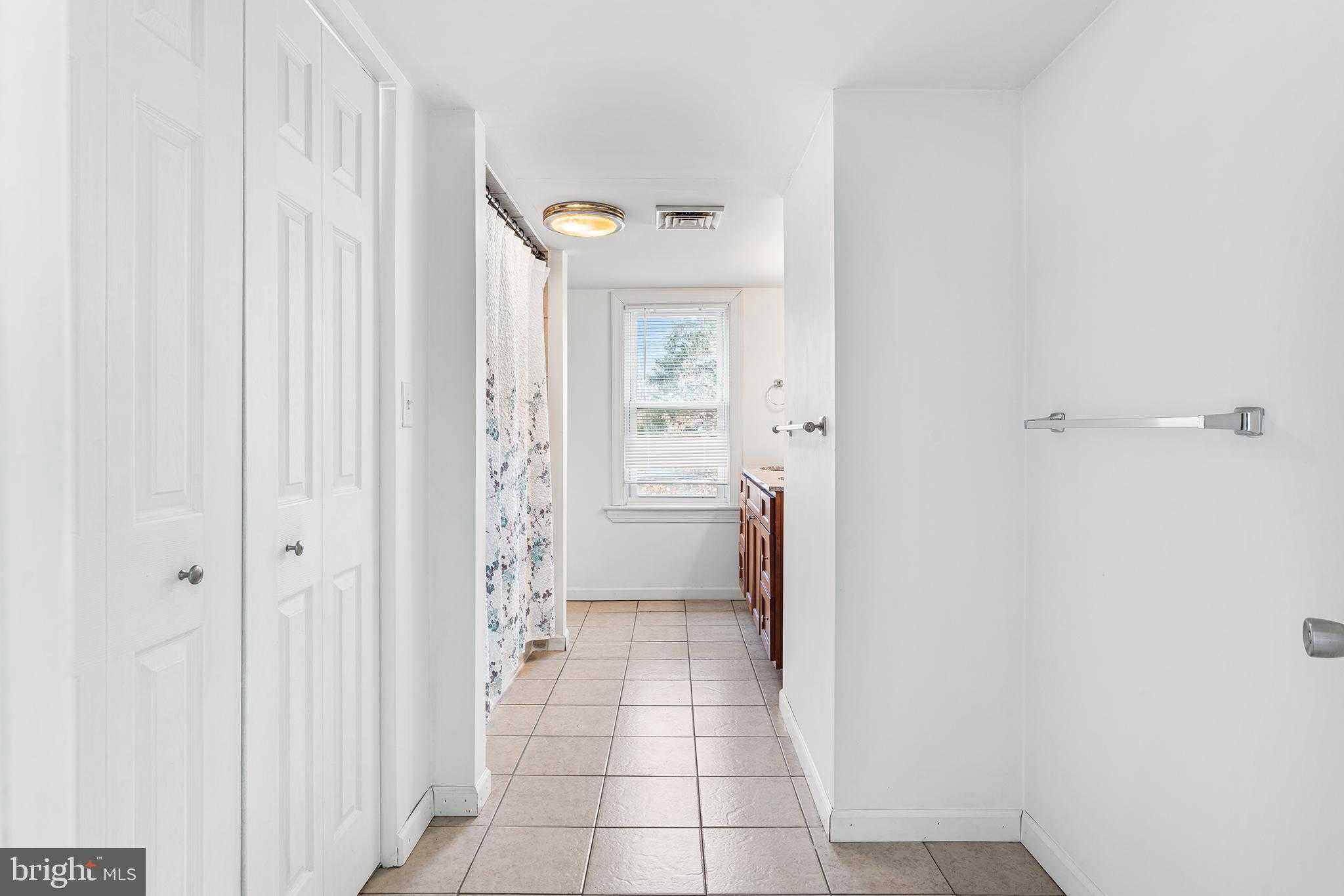 676 W Market St photo 26