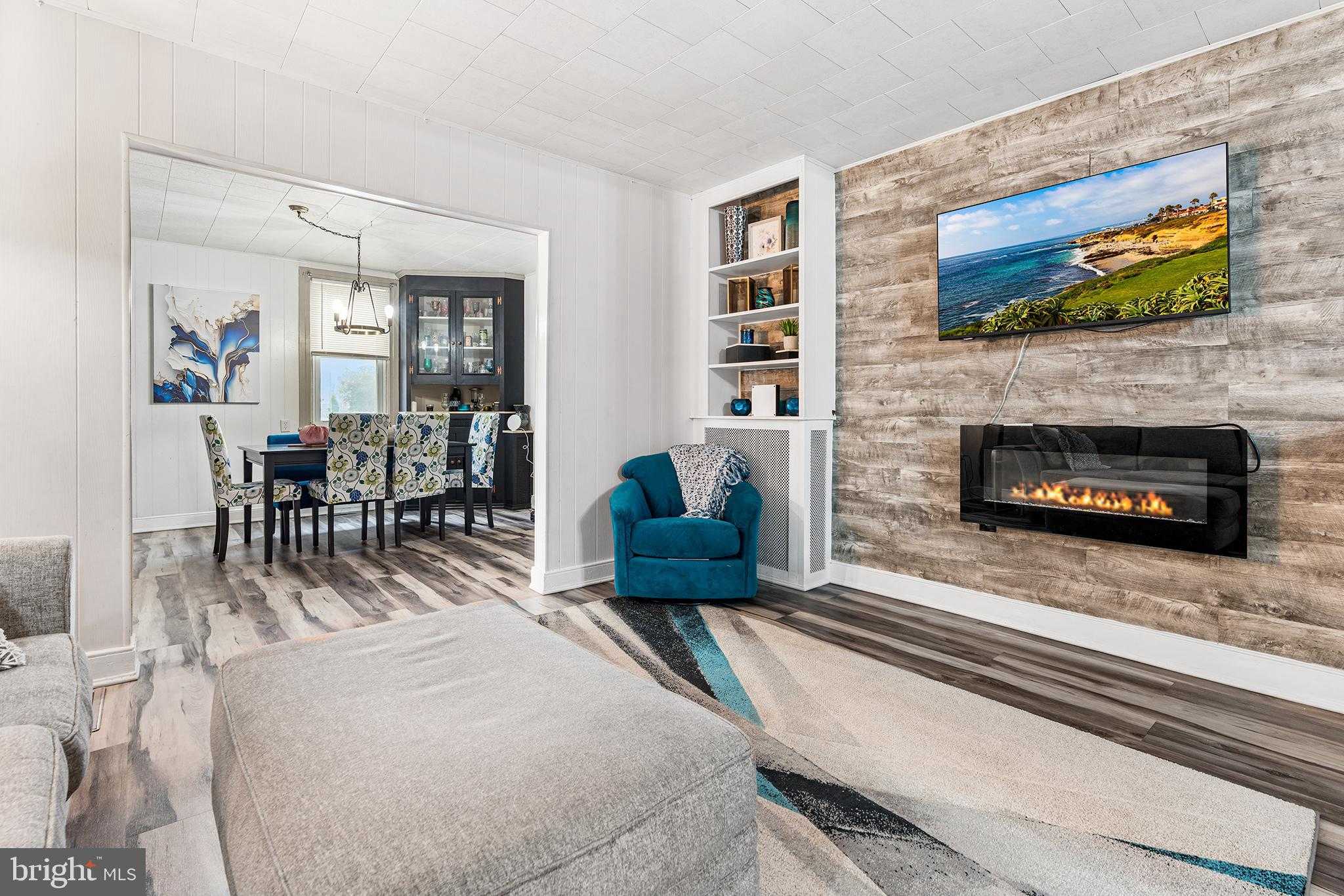 676 W Market St photo 4