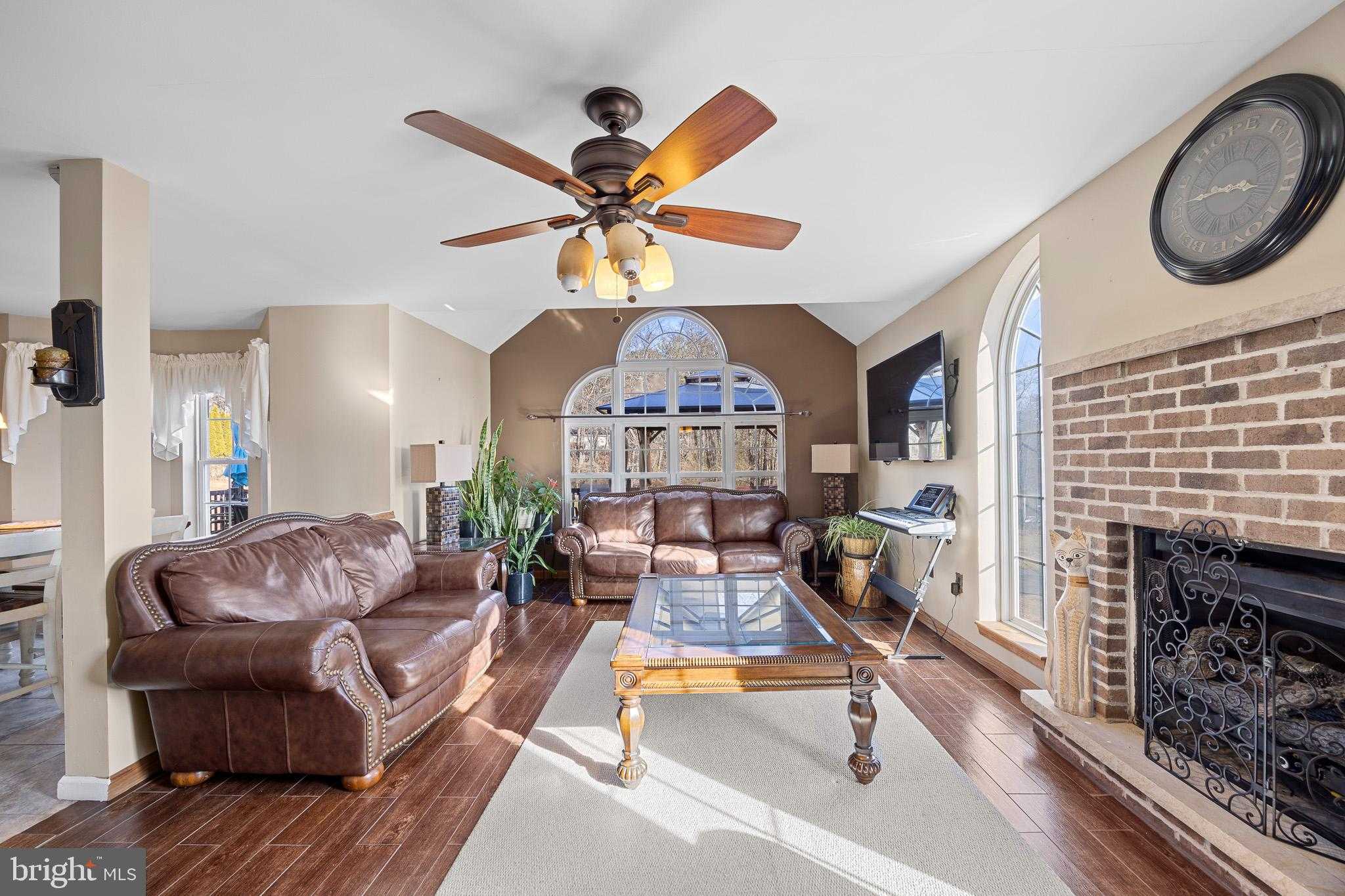 311 Stacia Way photo 7