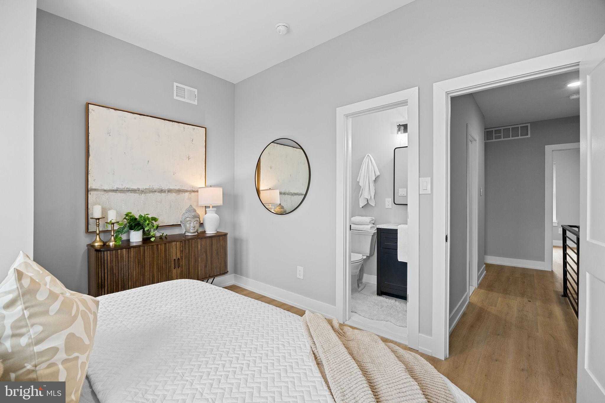 1030 S Frazier St photo 14