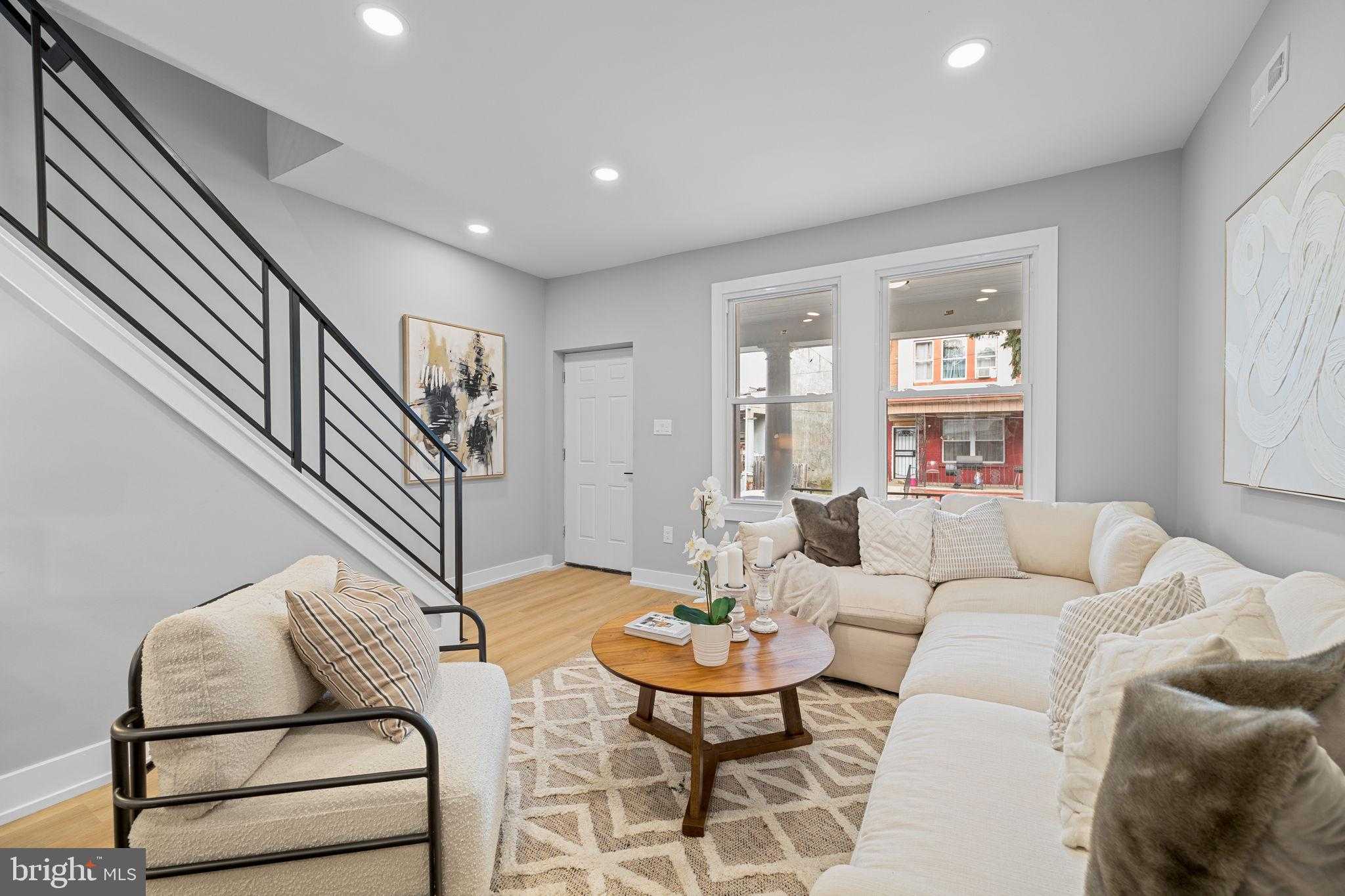 1030 S Frazier St photo 2