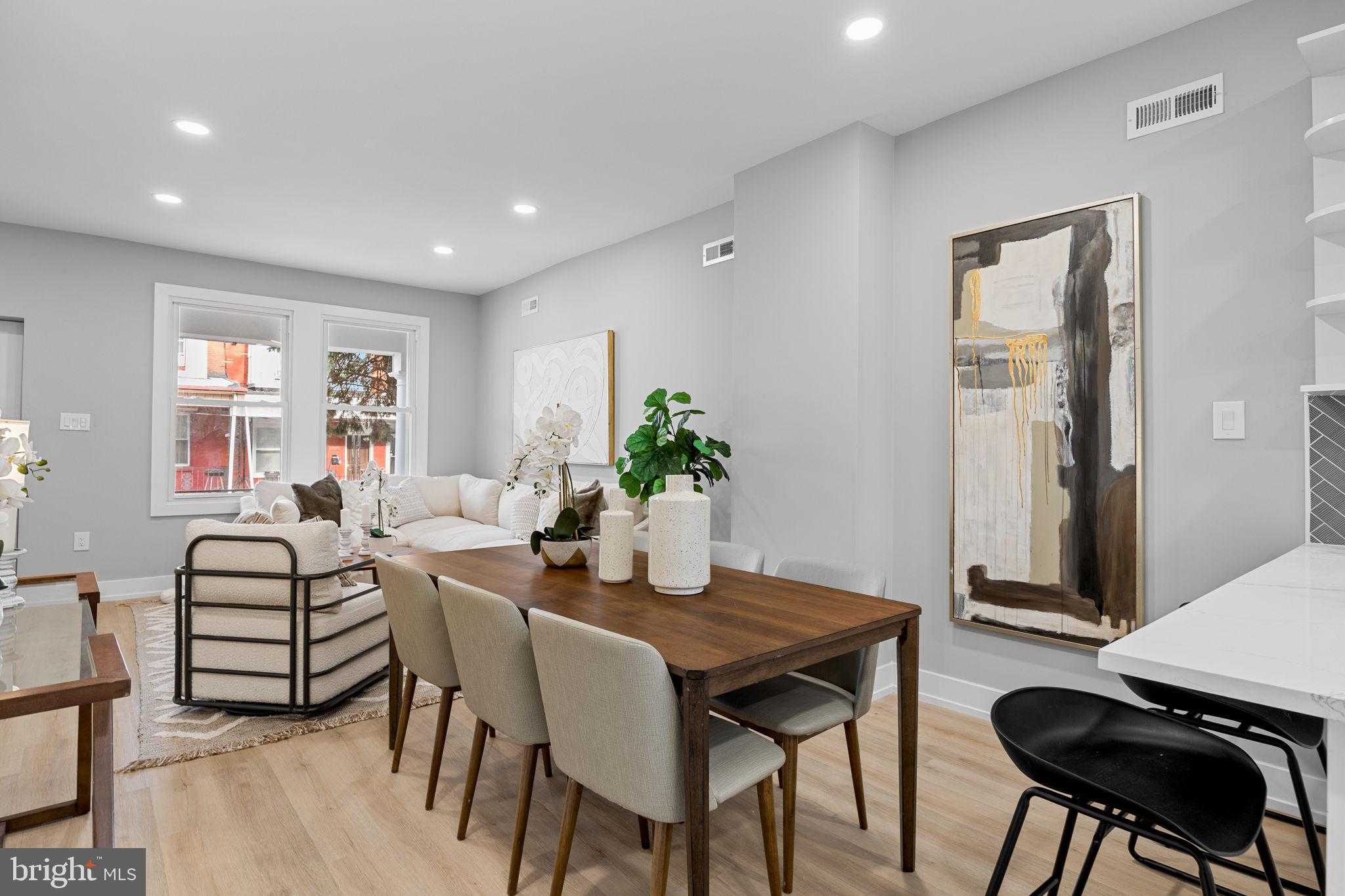 1030 S Frazier St photo 4