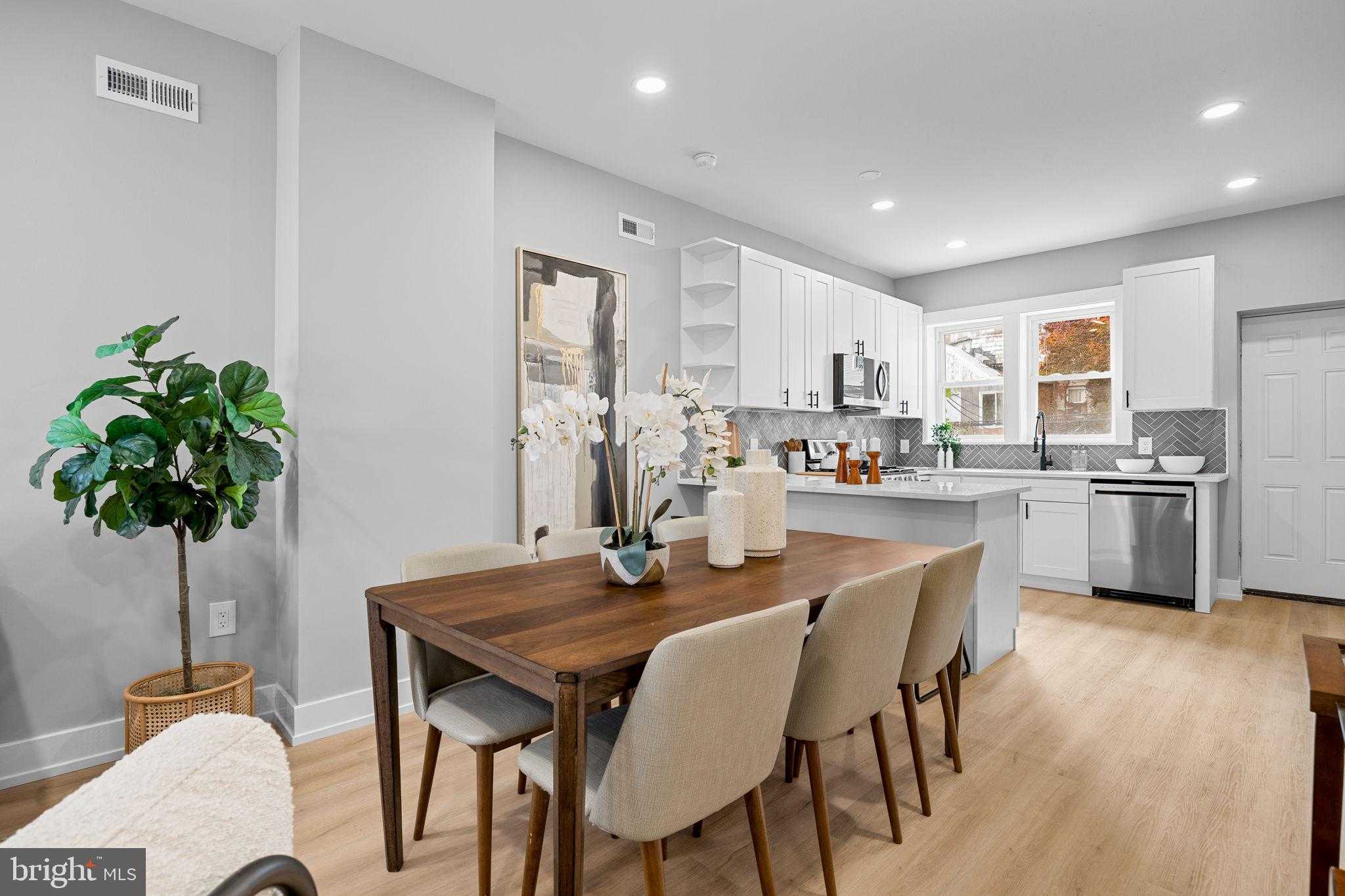 1030 S Frazier St photo 5