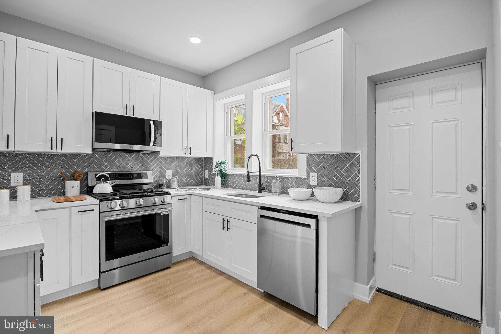 1030 S Frazier St photo 8