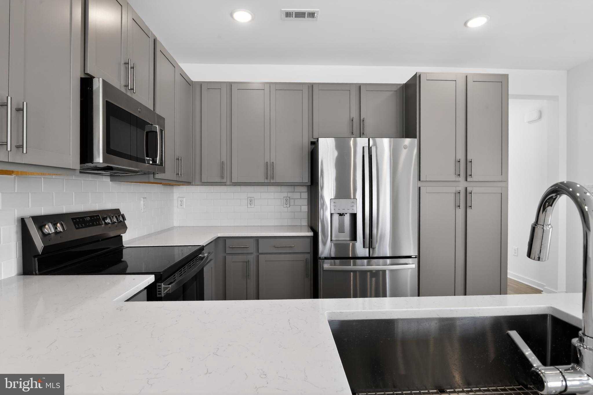 214 Clement Loop photo 6