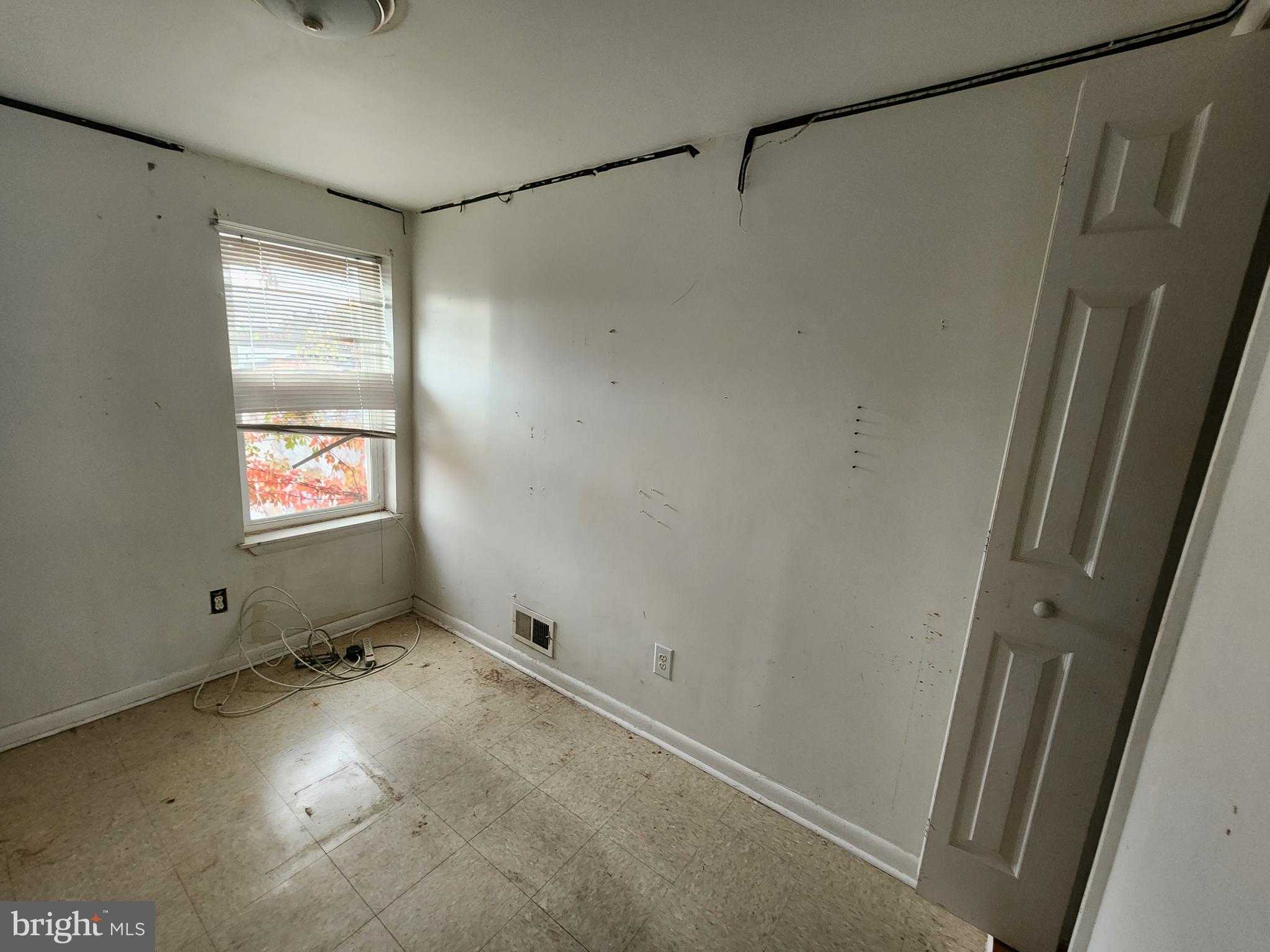 1734 N Calhoun St photo 10