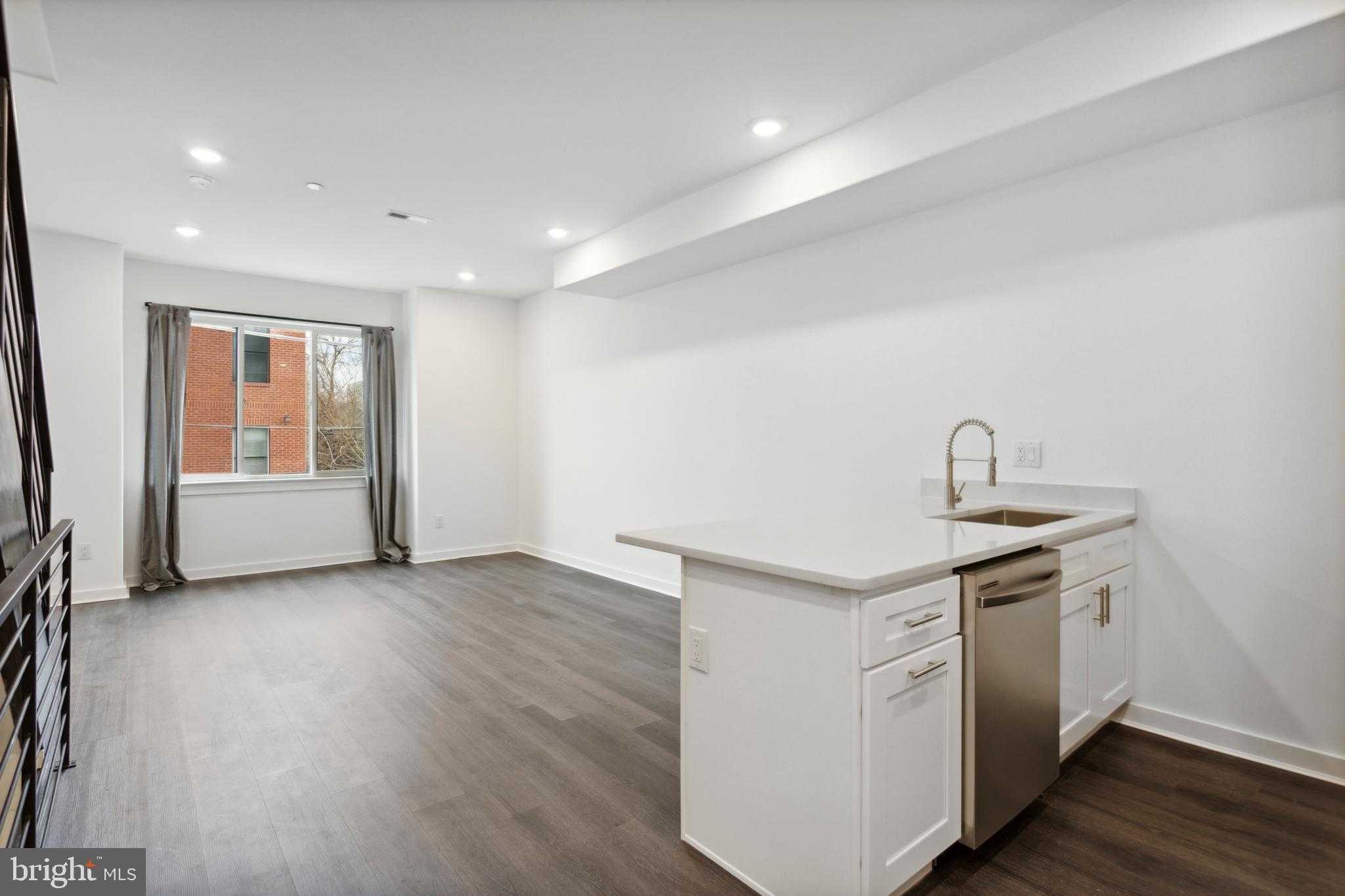 2032 N 18th St photo 17