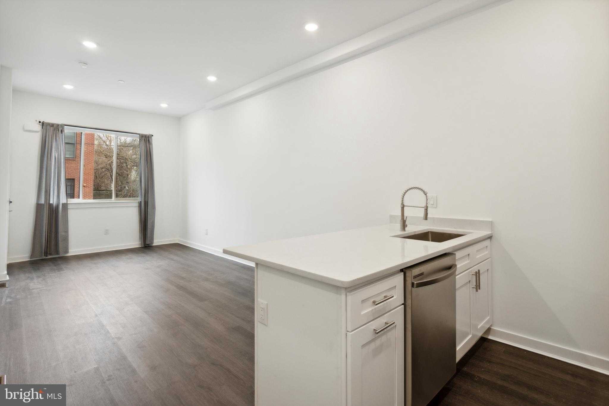 2032 N 18th St photo 5