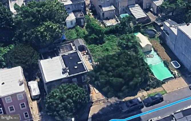 2943 N Fairhill St photo 3