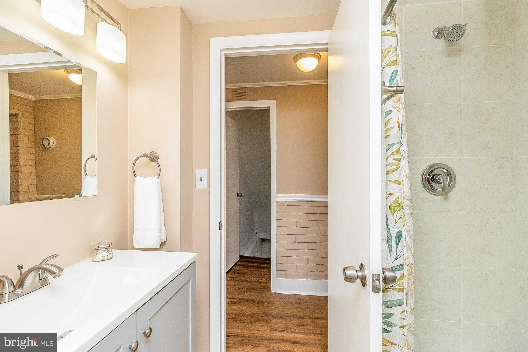 7501 Kenlea Ave photo 13