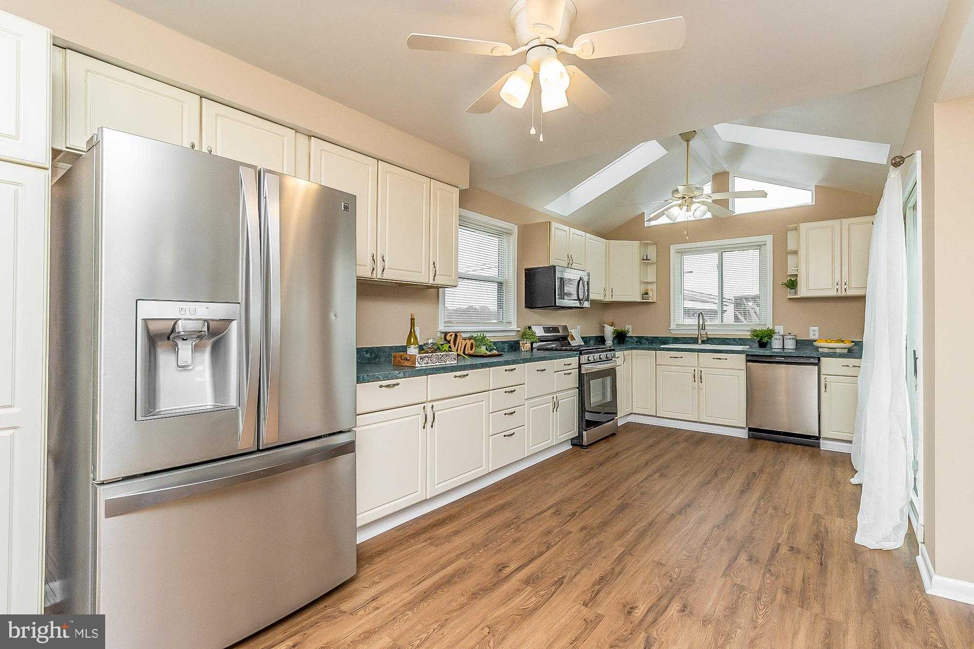 7501 Kenlea Ave photo 22