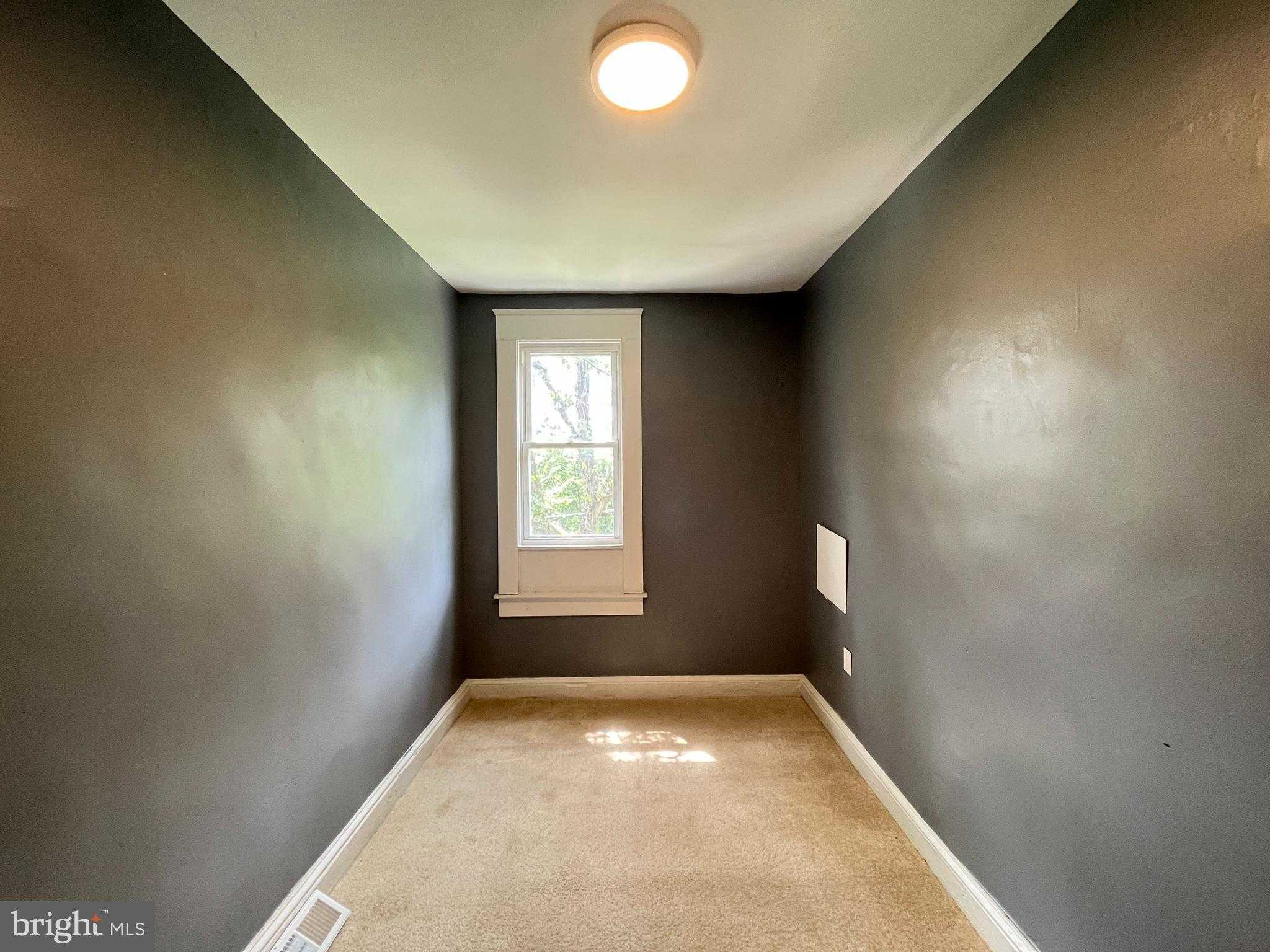 1642 N Ashburton St photo 24