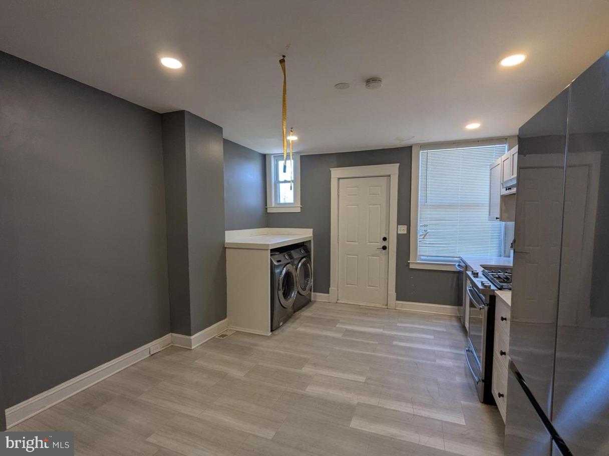 1642 N Ashburton St photo 33