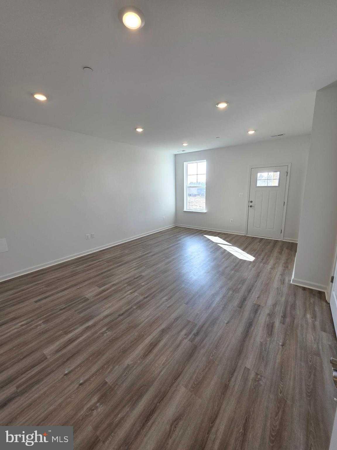 11279 Davisar Rd photo 2