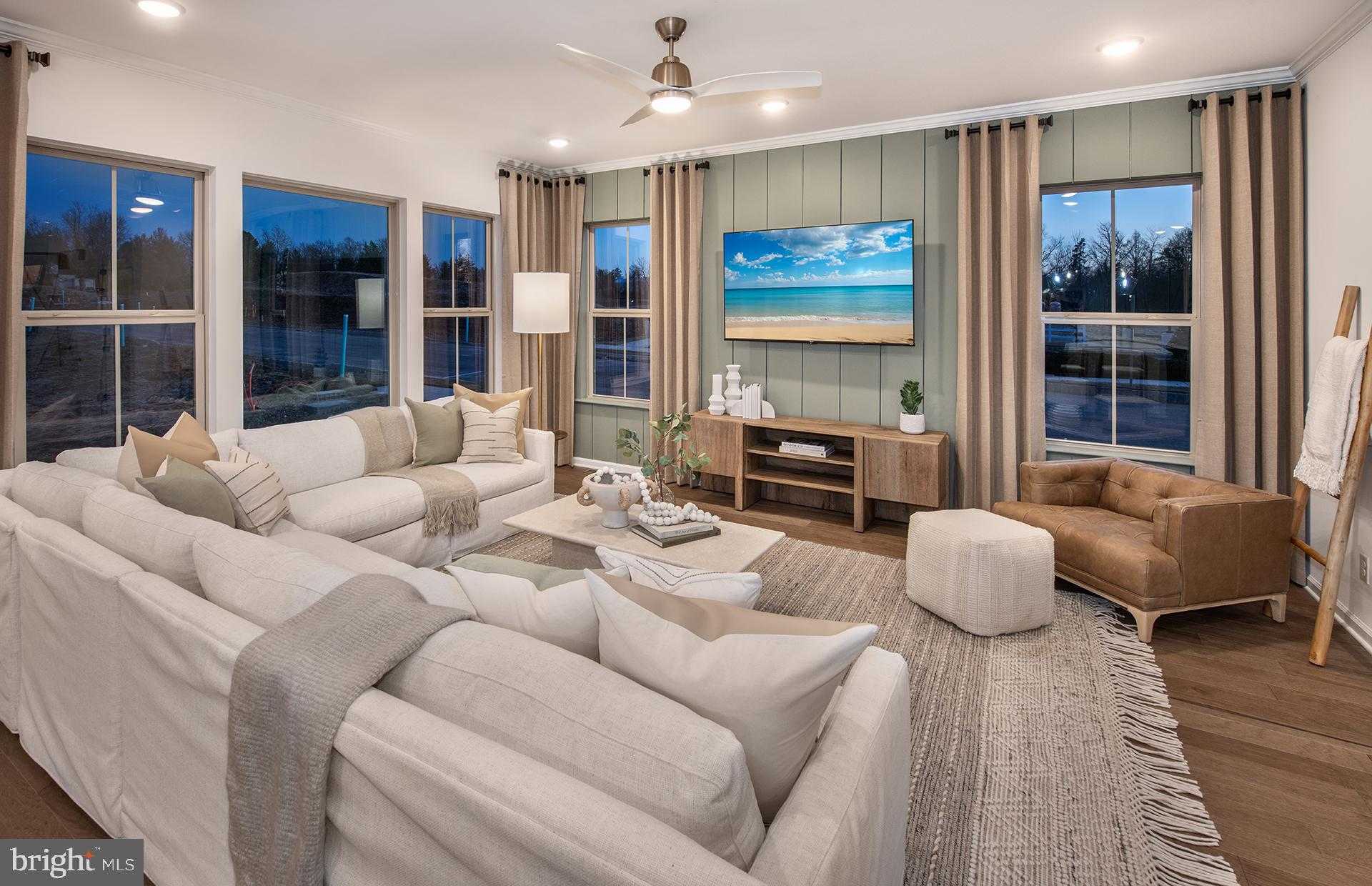 1004 Marquis Ln photo 3