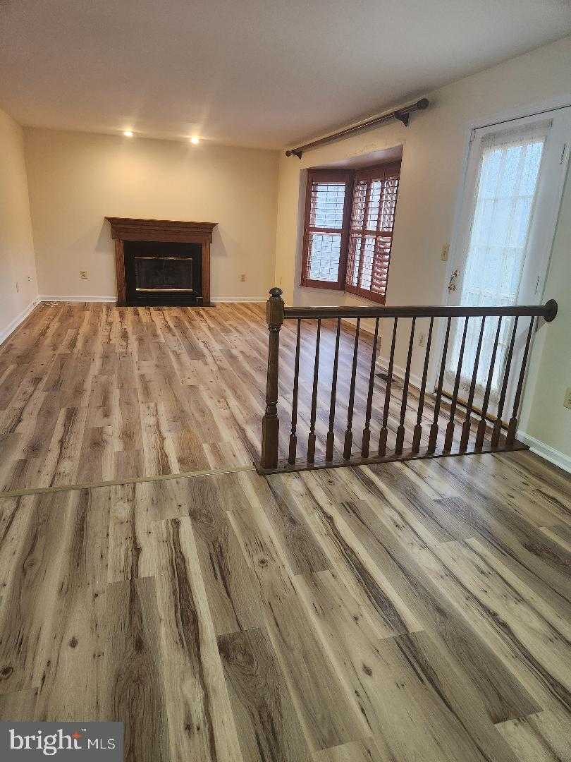 5404 Lakevale Ter photo 8